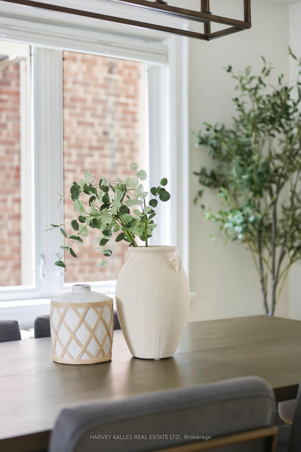 683 Hillsdale Avenue E