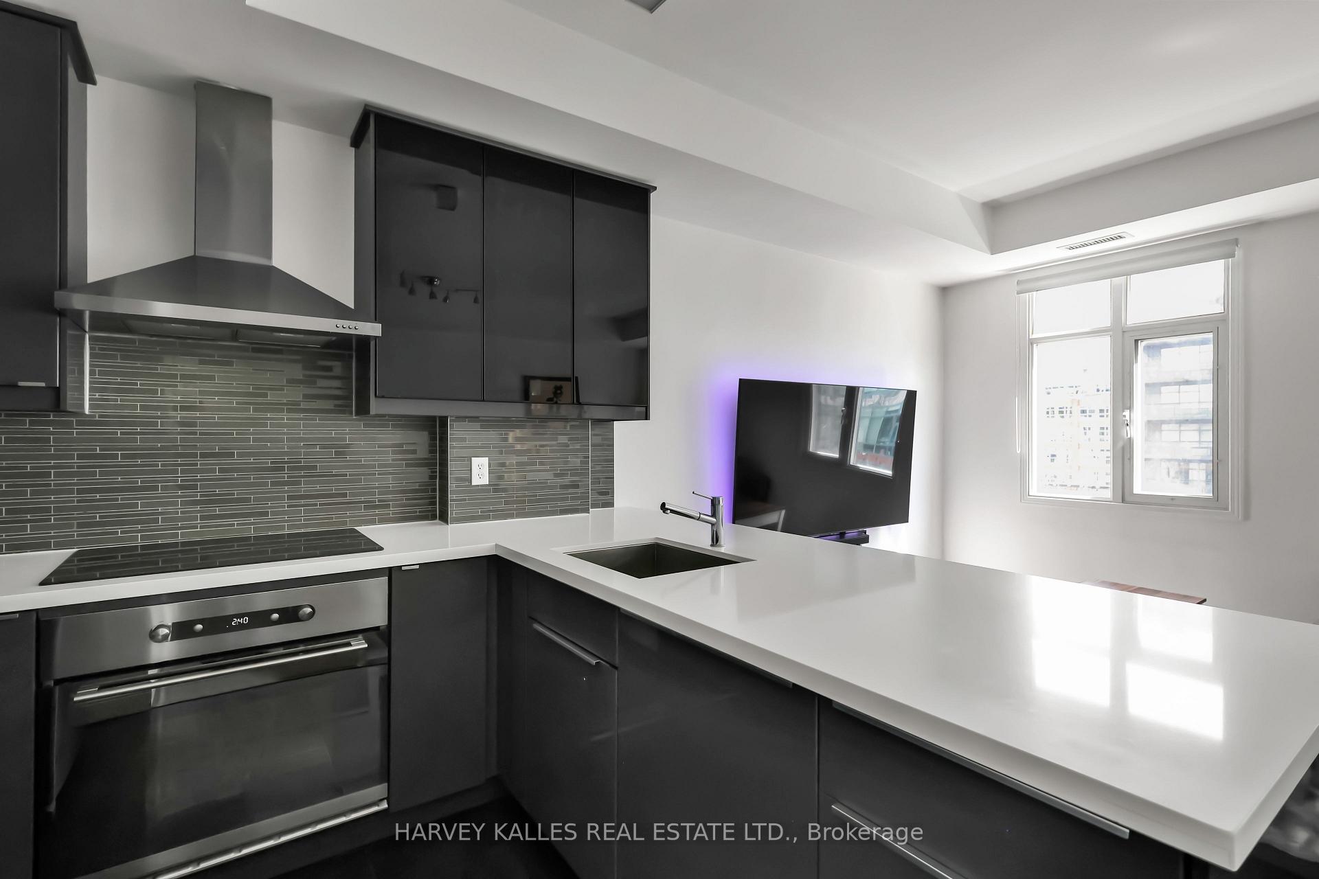 500 Richmond Street W Ph29