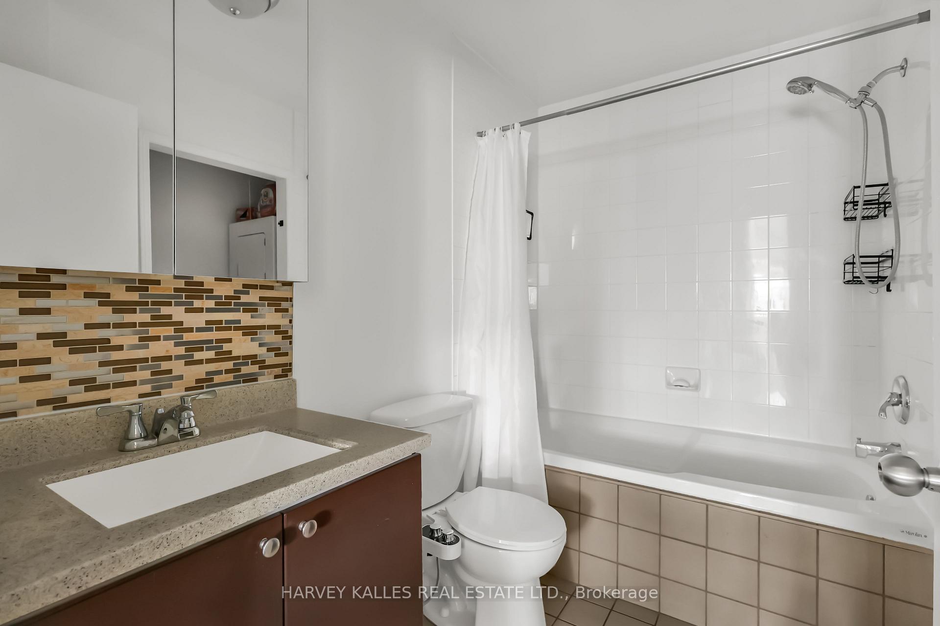 500 Richmond Street W Ph29