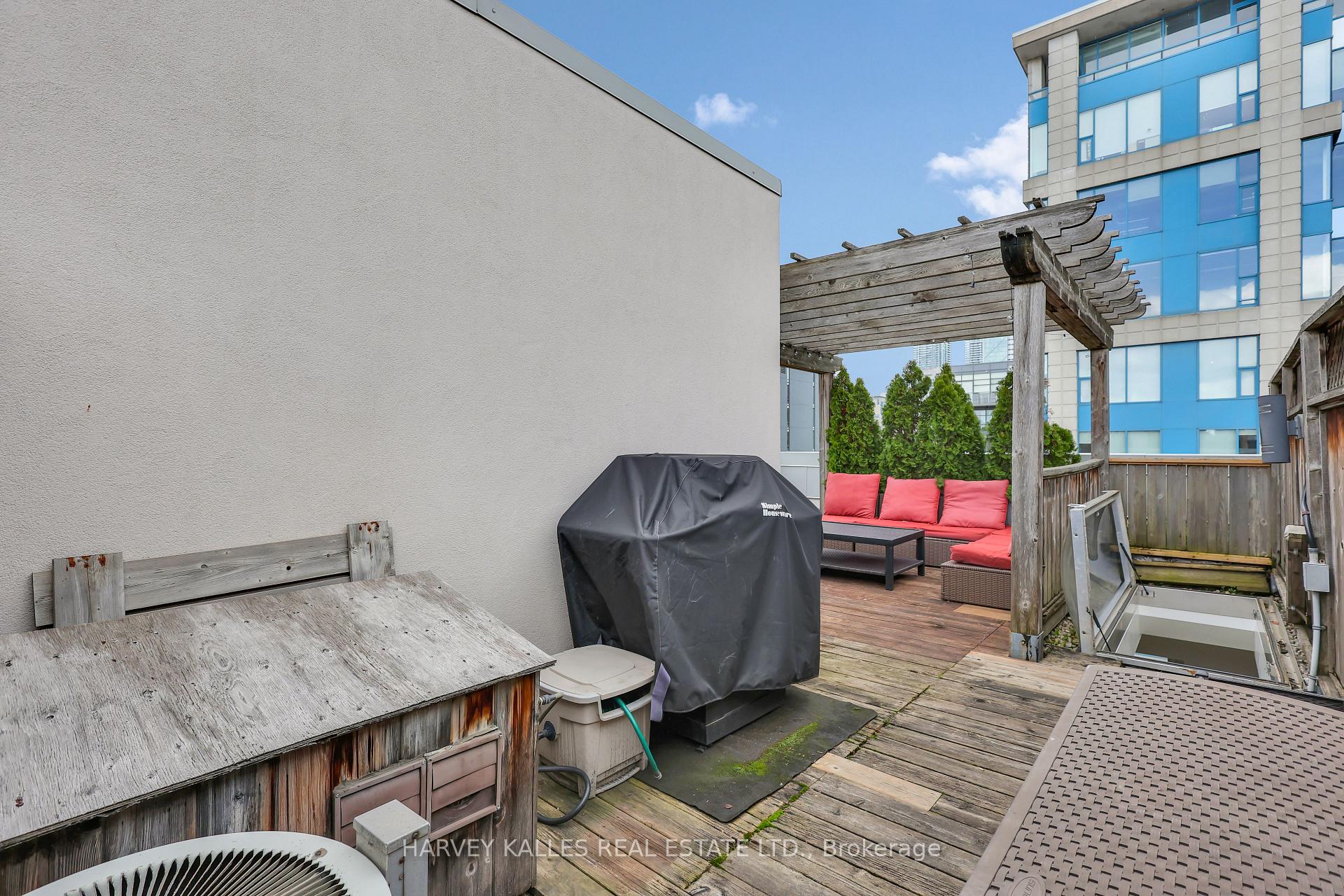 500 Richmond Street W Ph29