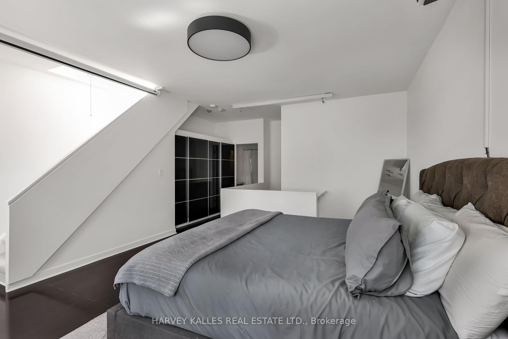 500 Richmond Street W Ph29