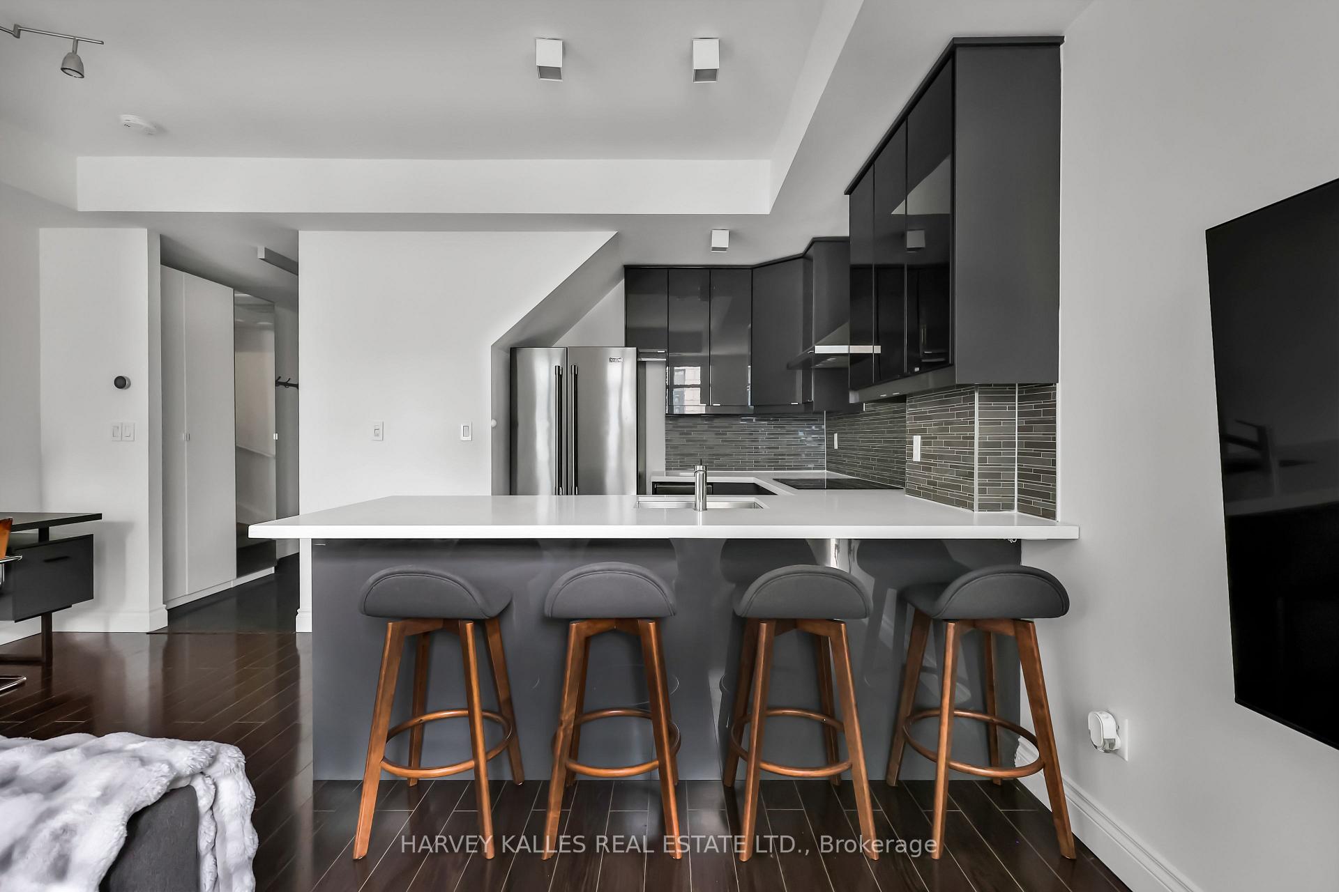 500 Richmond Street W Ph29