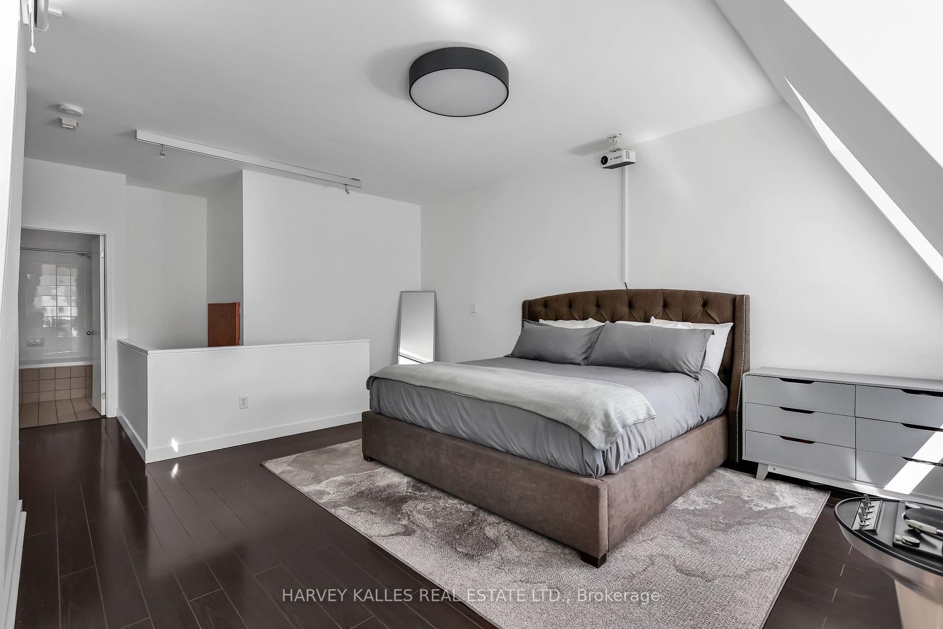 500 Richmond Street W Ph29