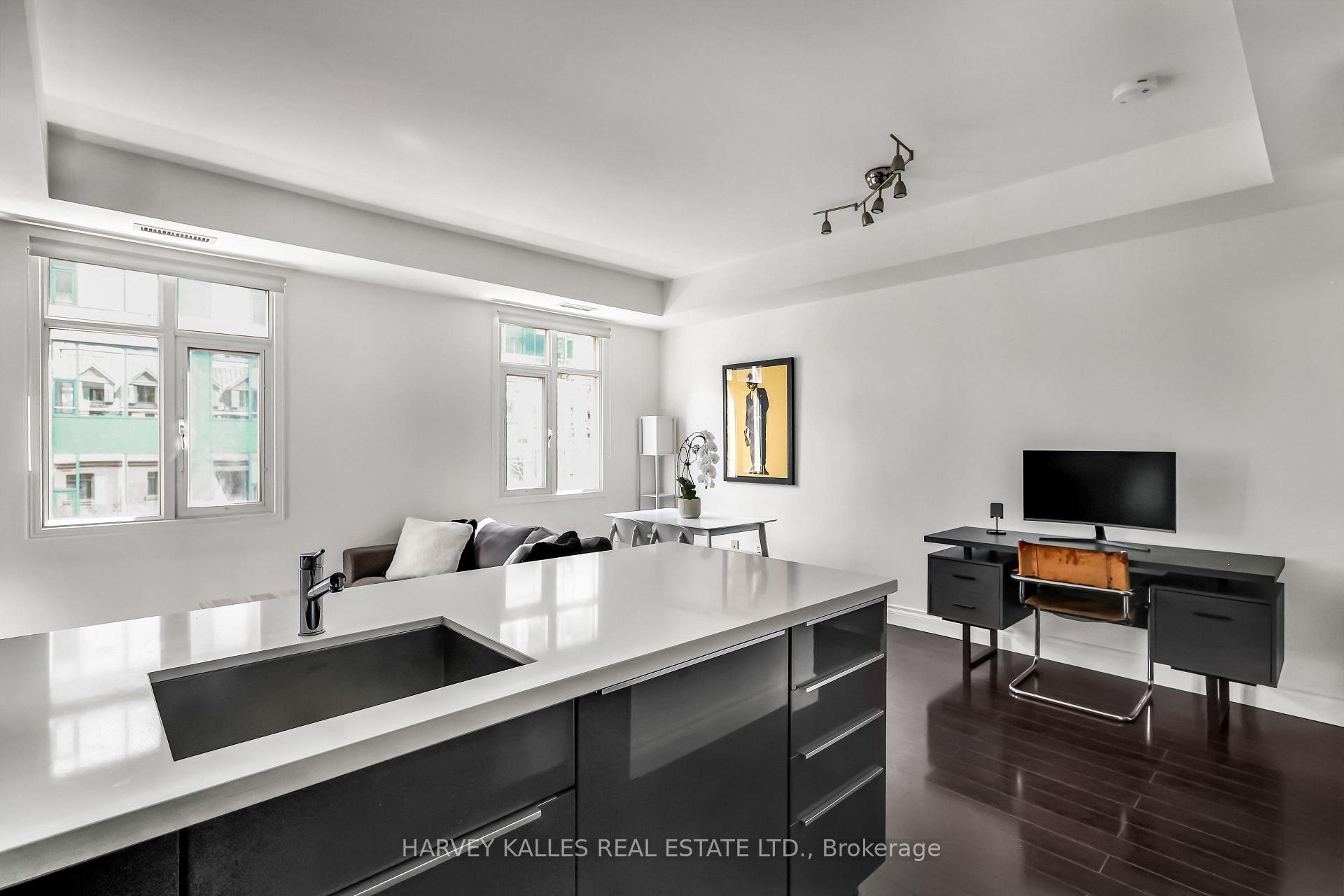 500 Richmond Street W Ph29