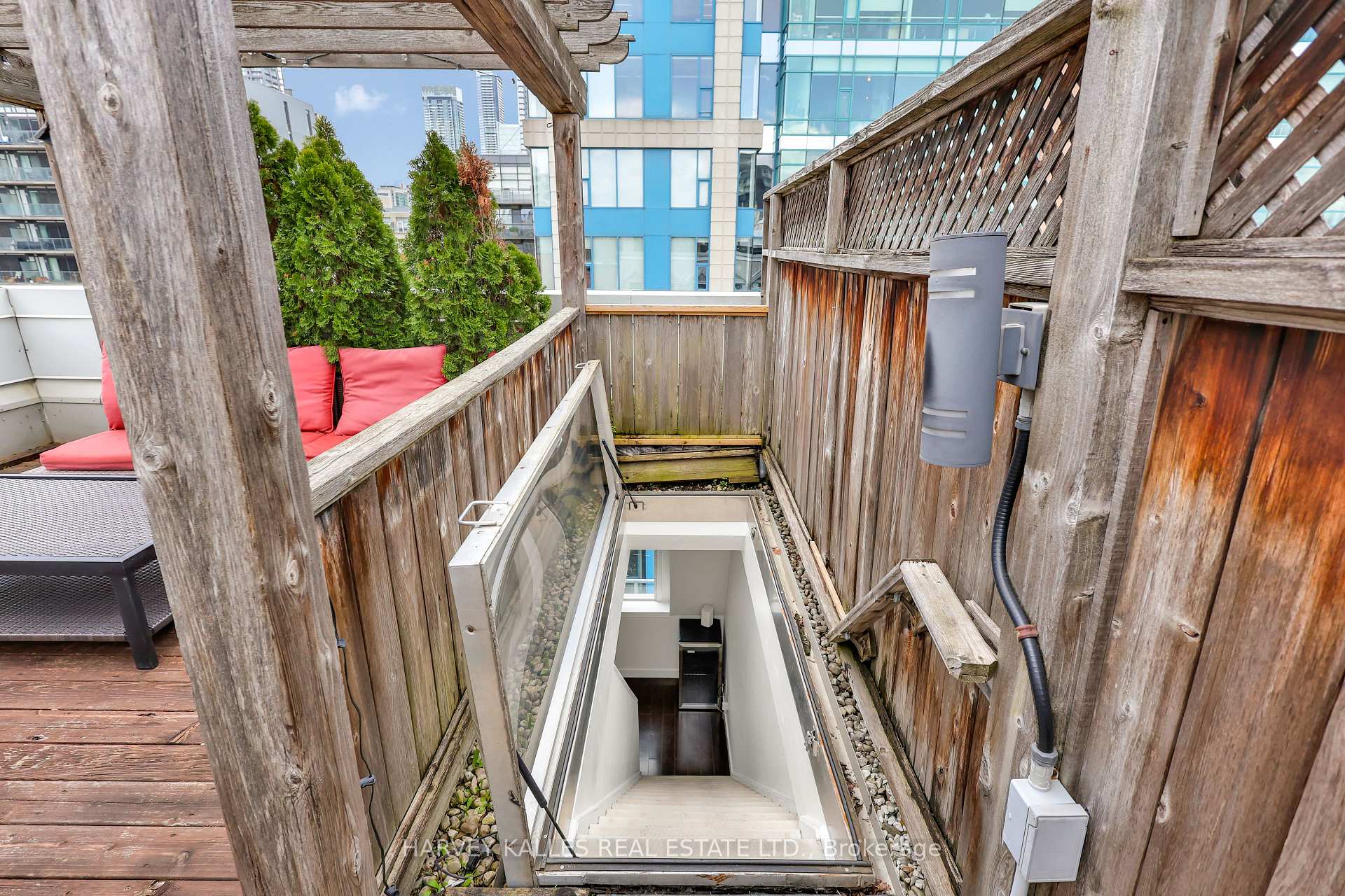 500 Richmond Street W Ph29