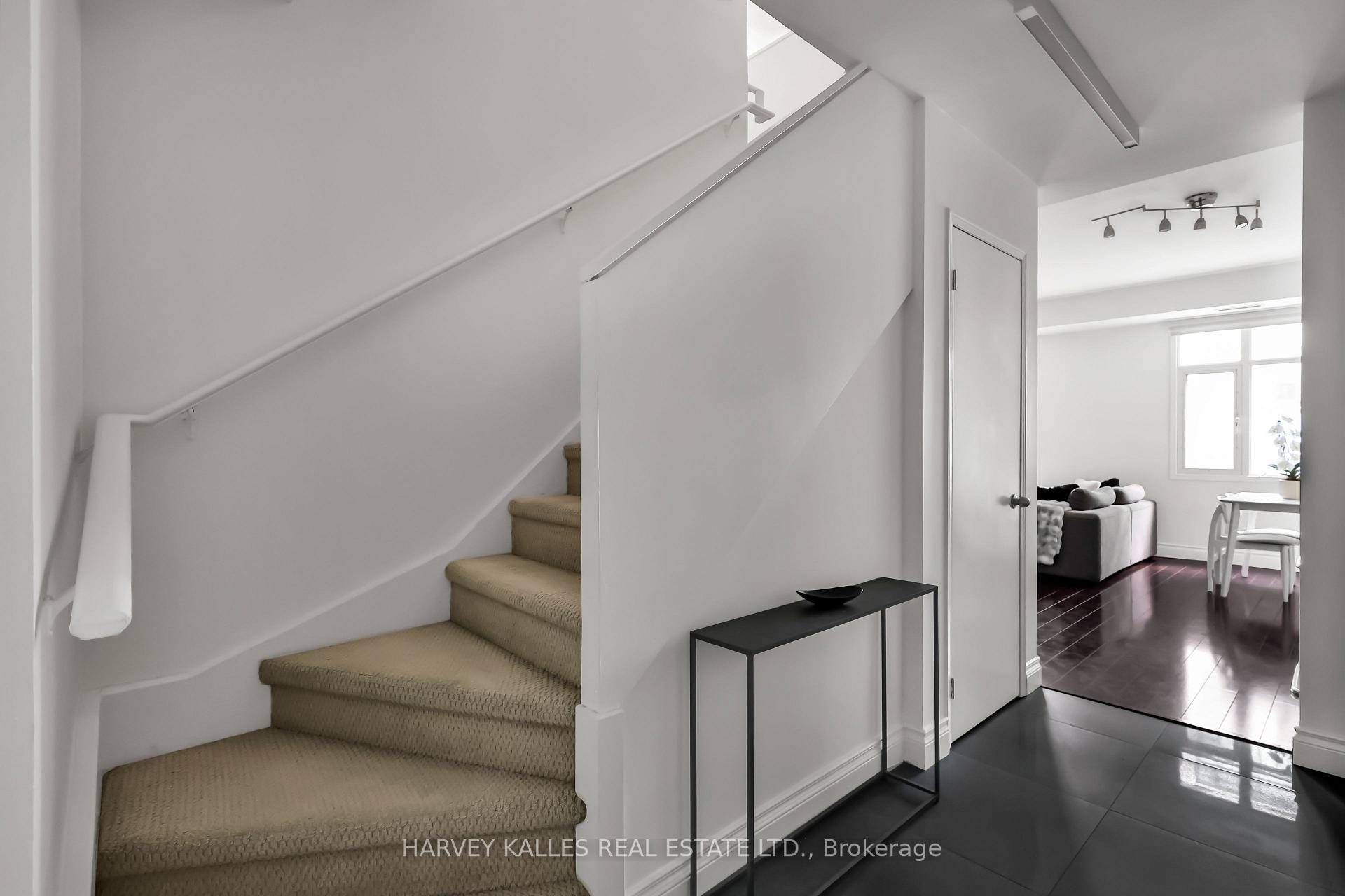 500 Richmond Street W Ph29