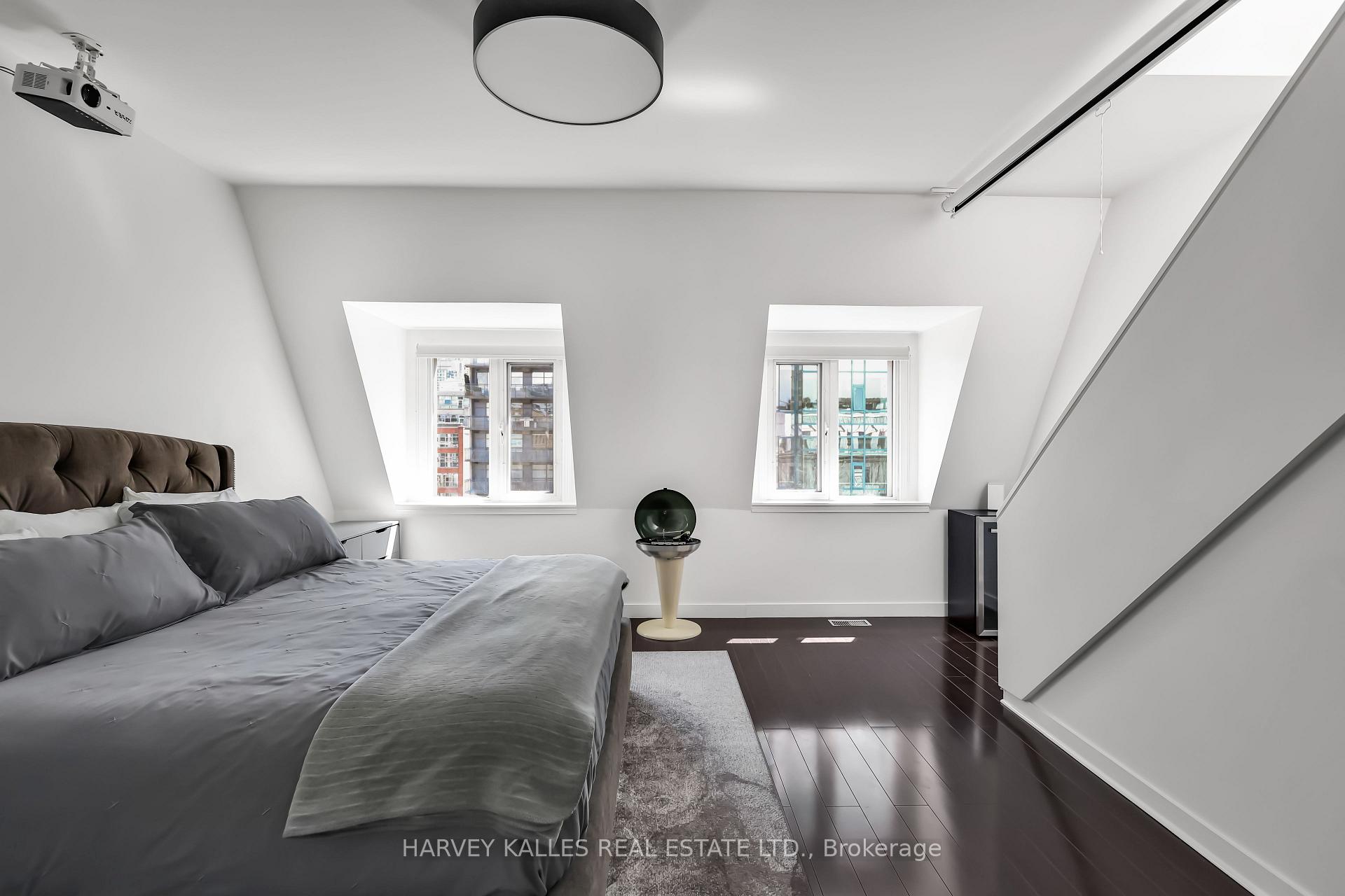 500 Richmond Street W Ph29