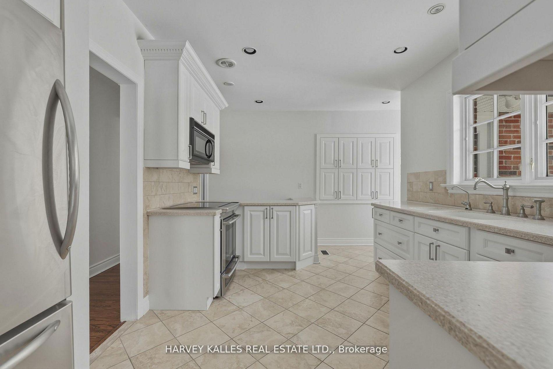 530 Blythwood Road