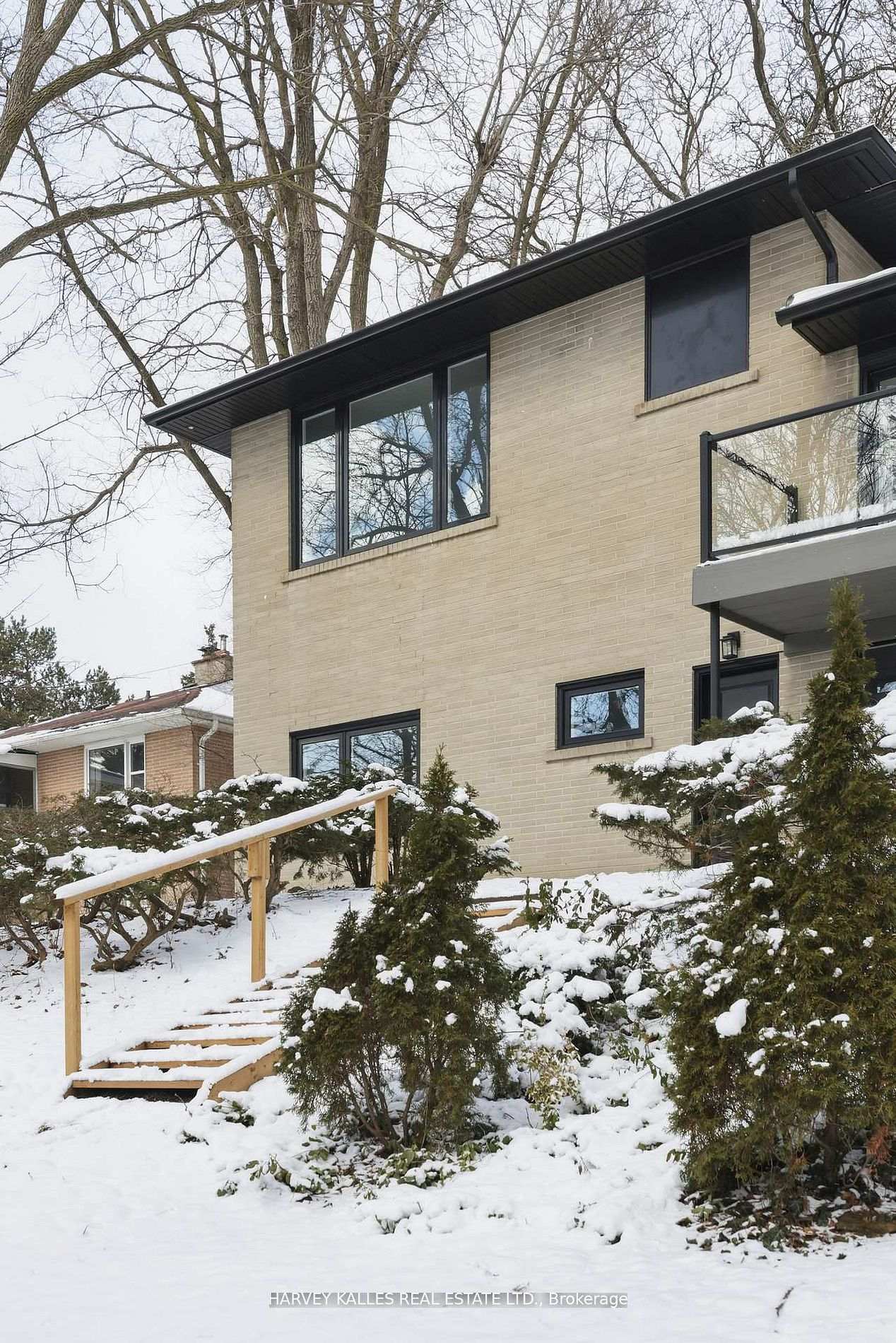 537 Blythwood Road