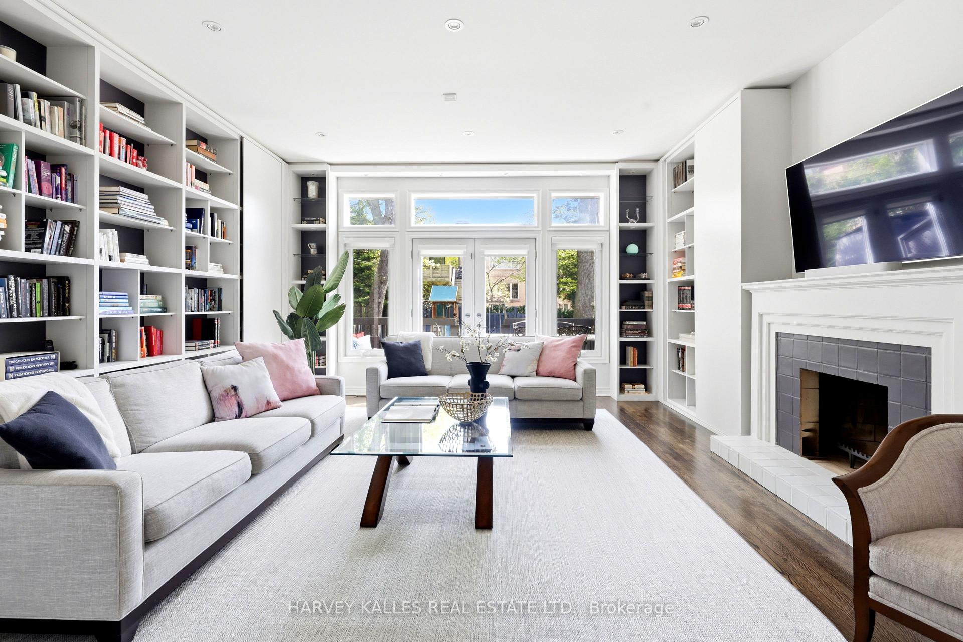 1065 Spadina Road