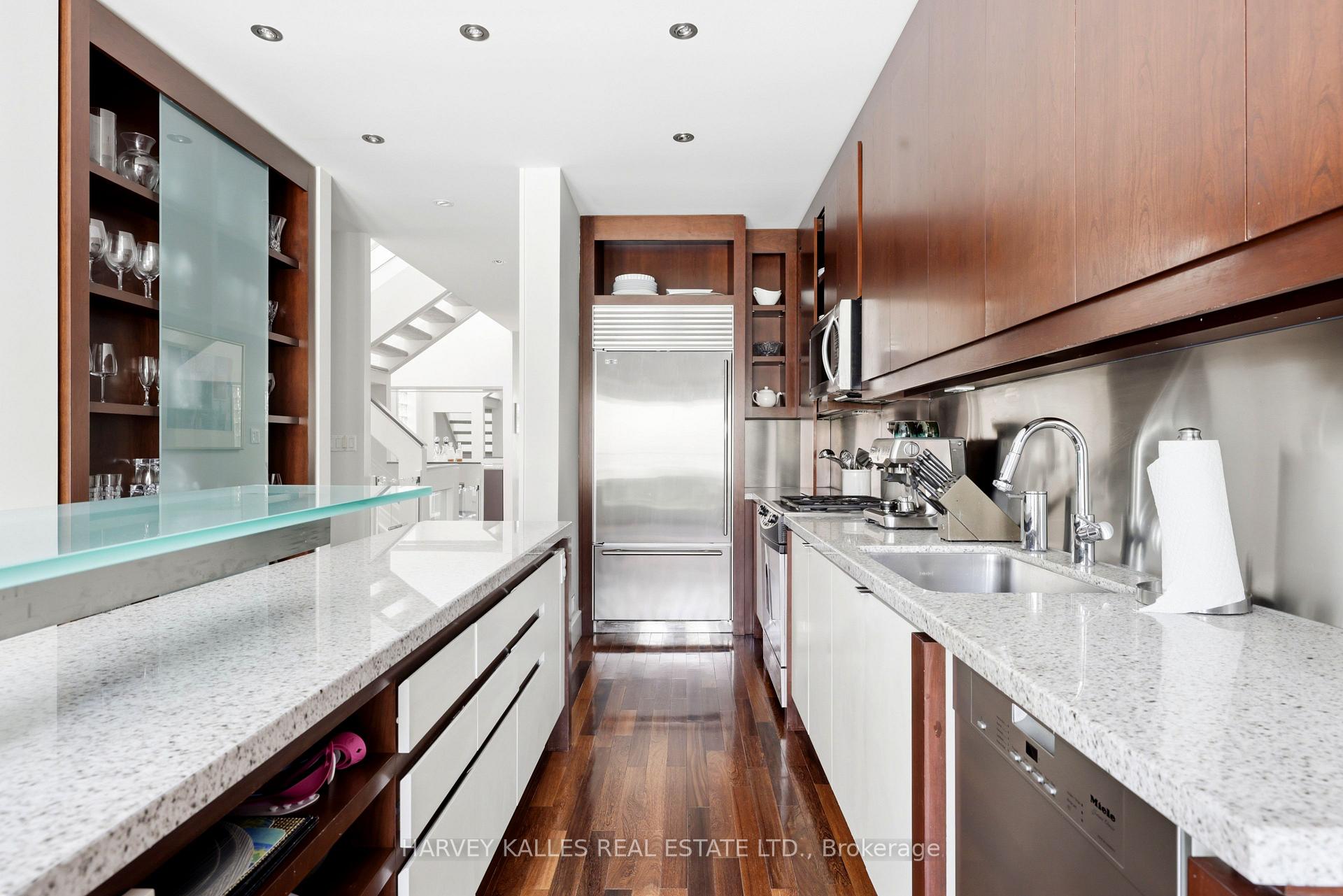 1065 Spadina Road