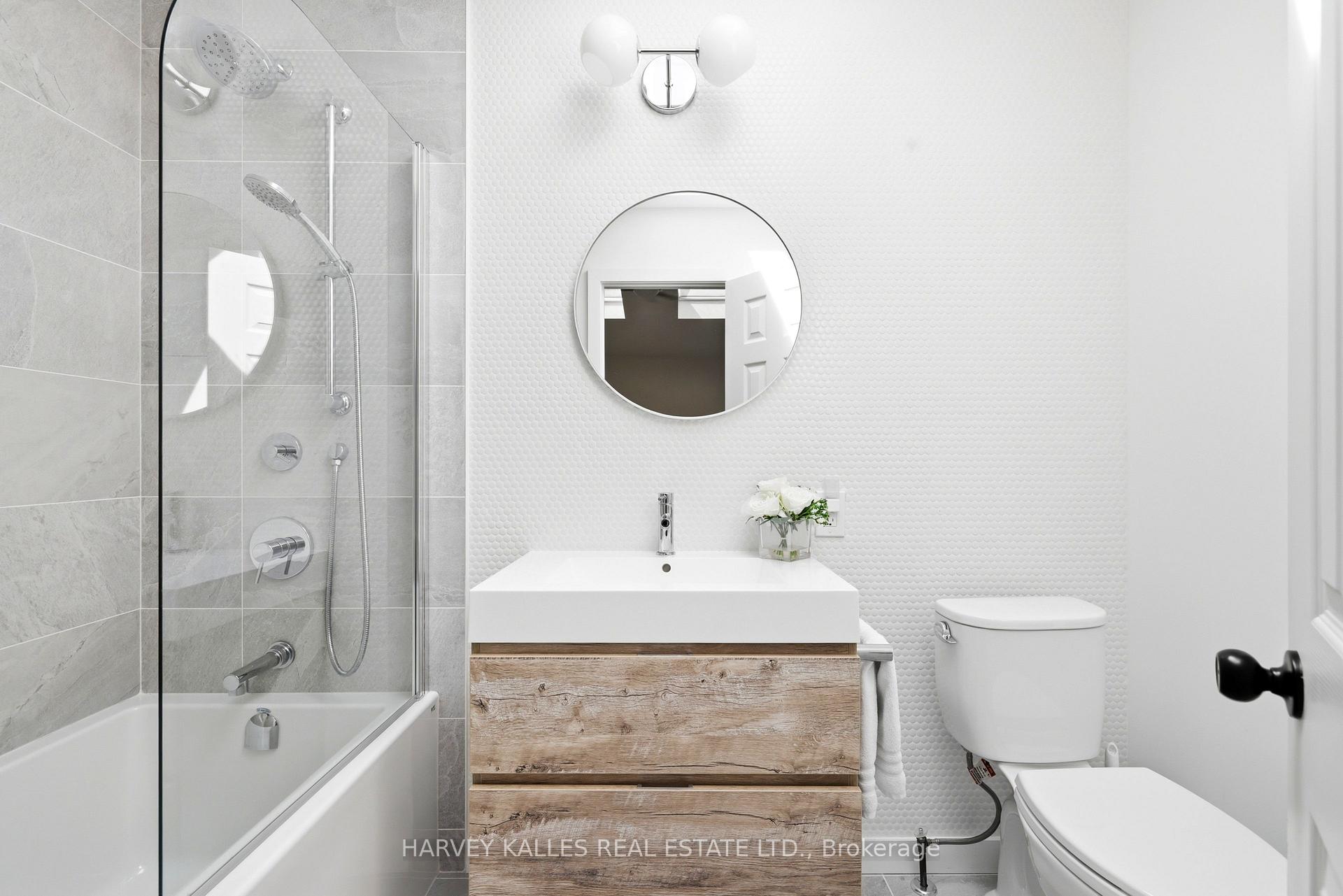 1065 Spadina Road