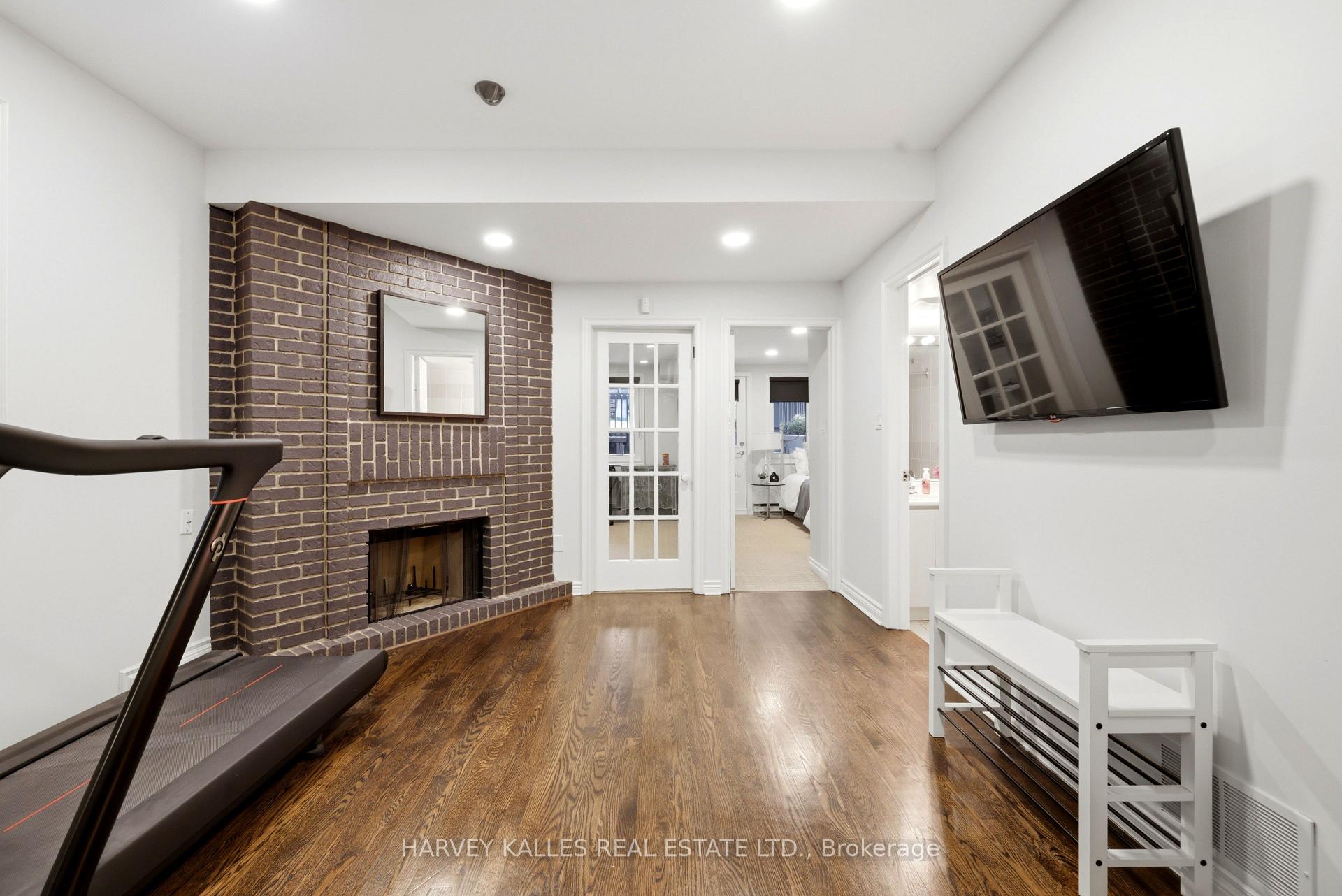 1065 Spadina Road