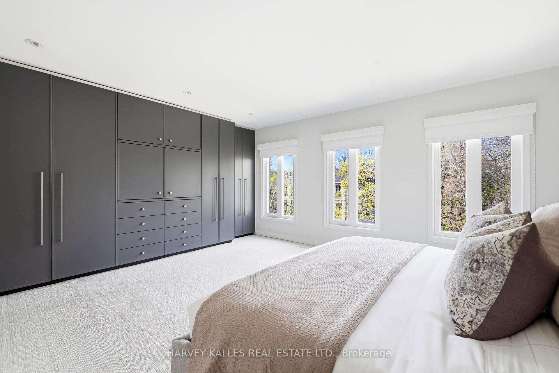 1065 Spadina Road
