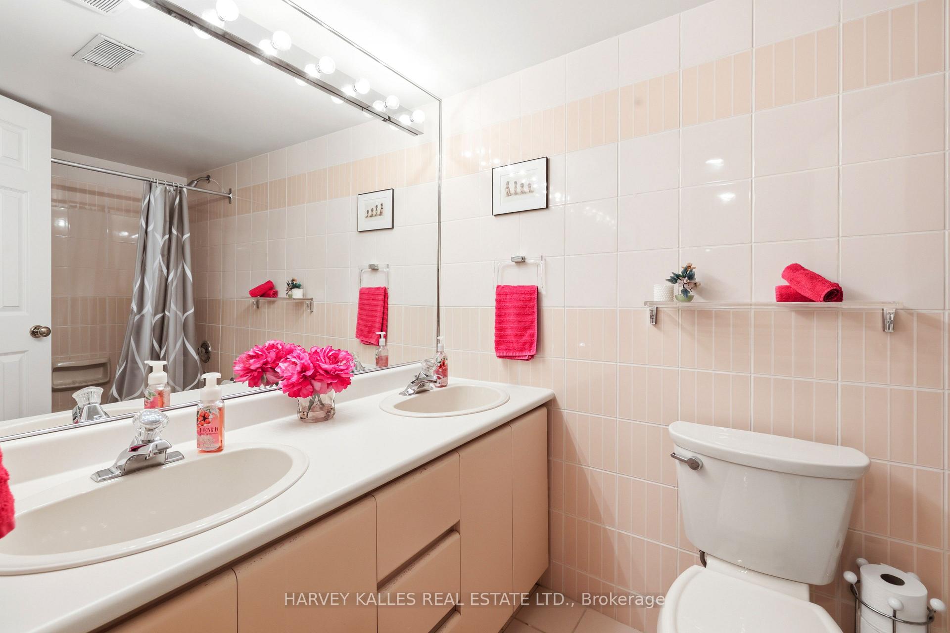 1065 Spadina Road