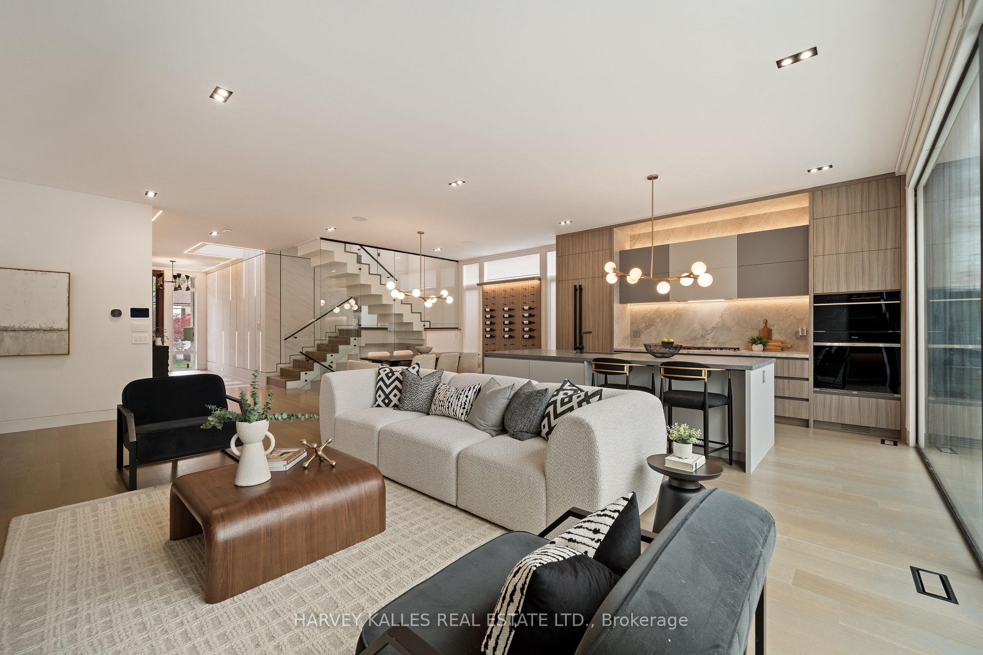 52 Elmsthorpe Avenue