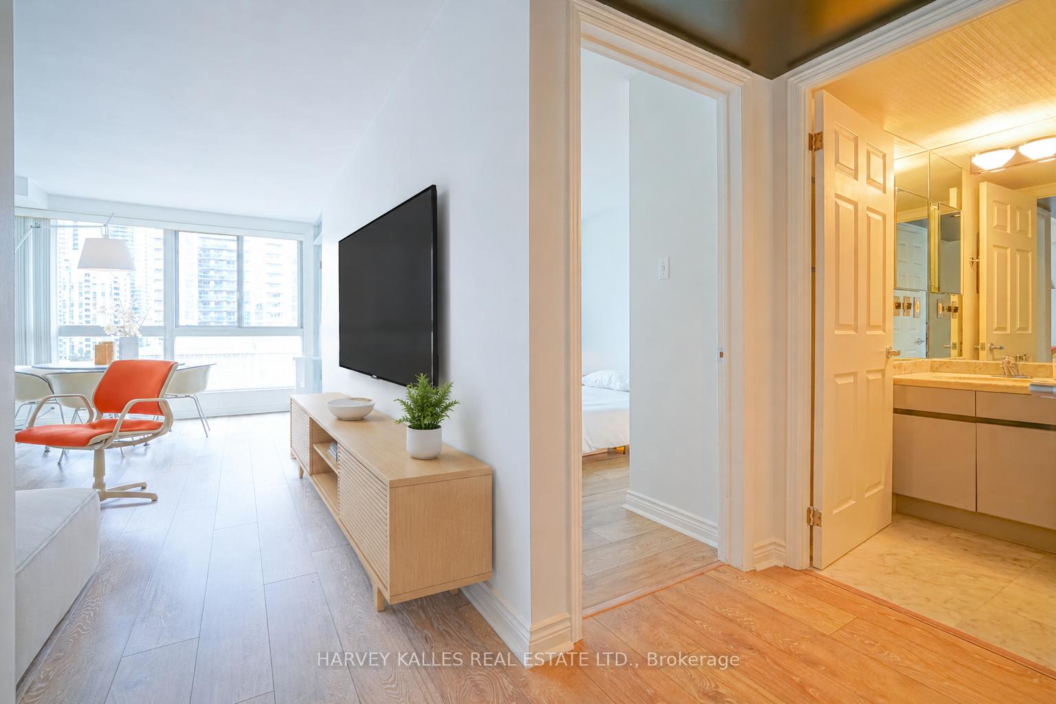 7 Broadway Avenue 609