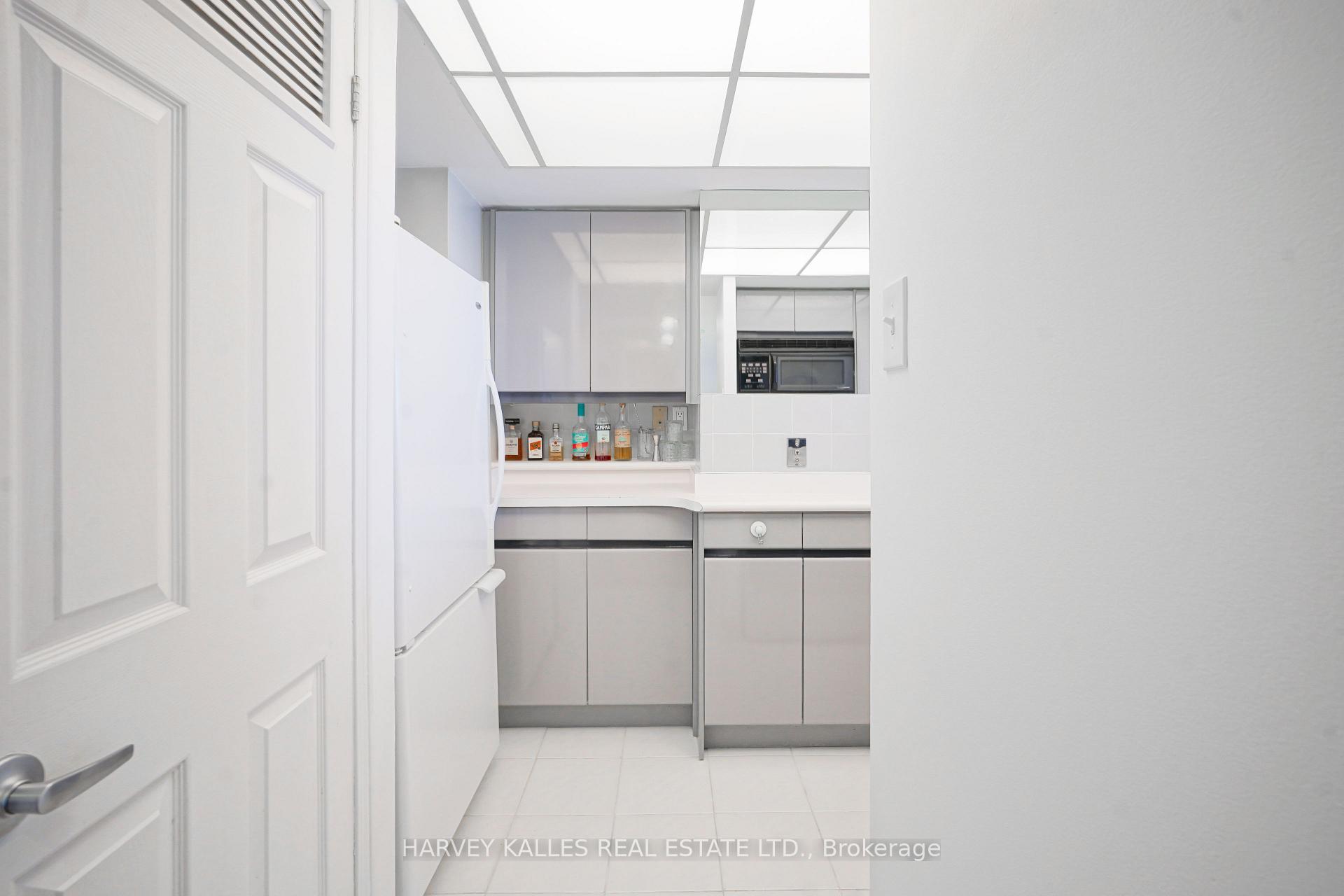 7 Broadway Avenue 609