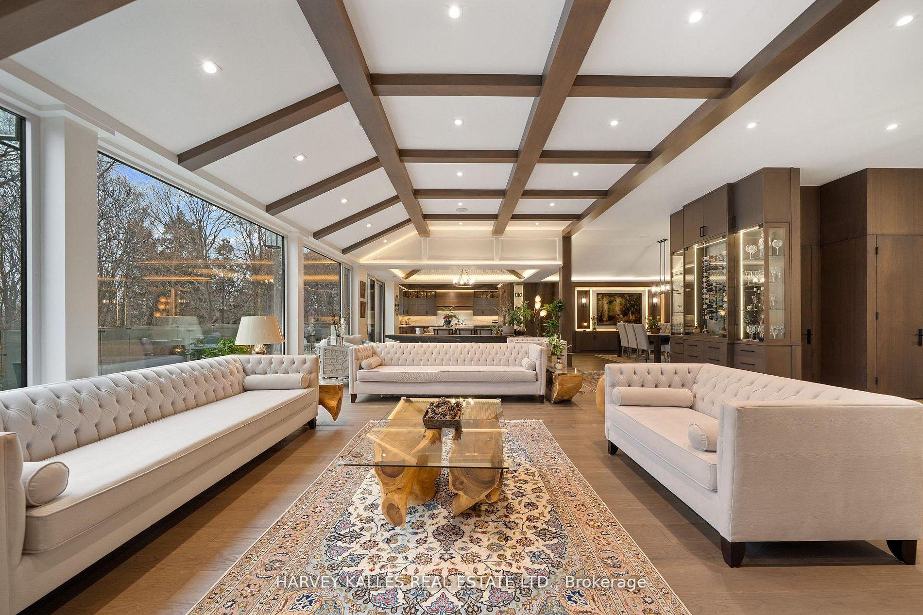 140 Sandringham Drive