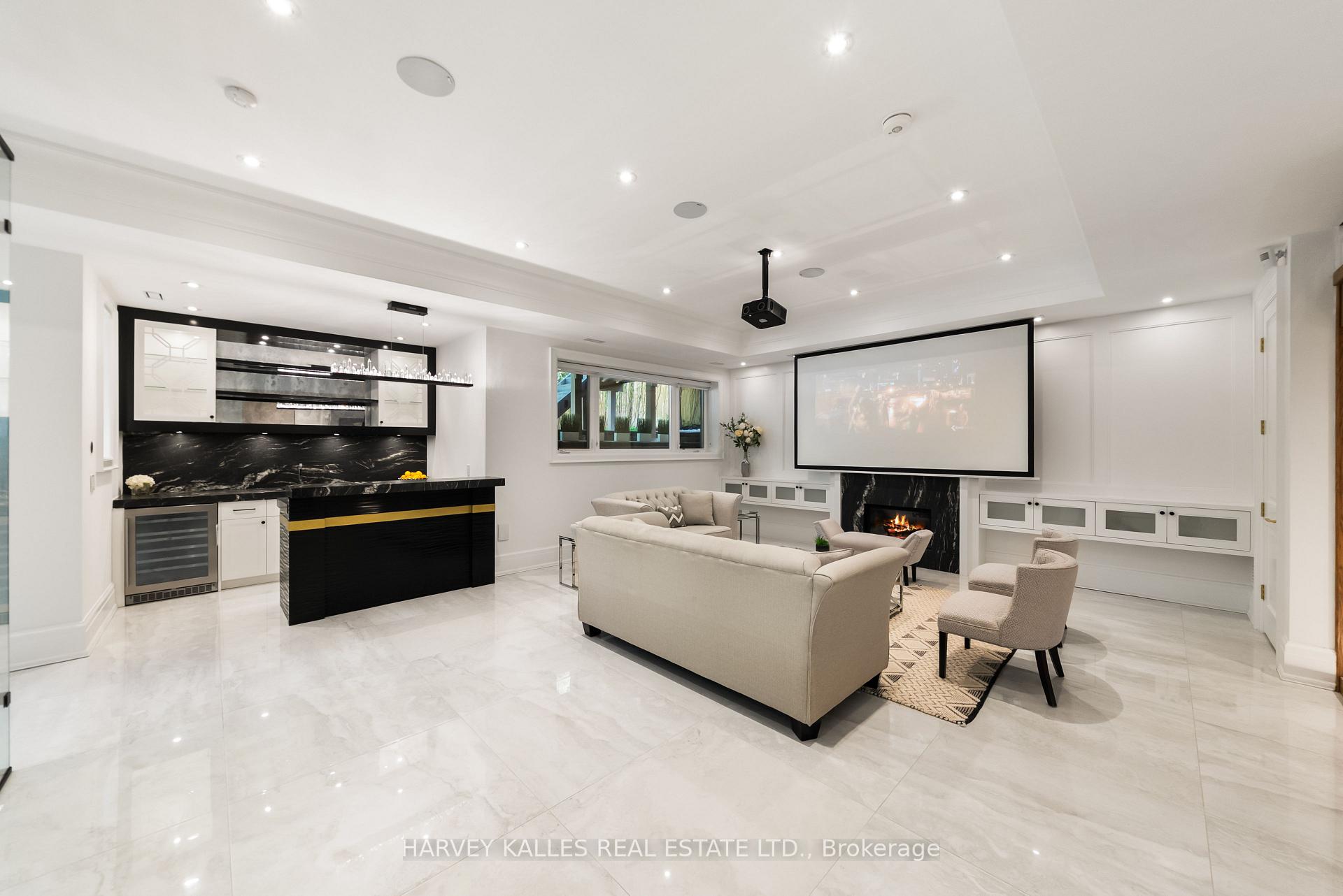 148 Munro Boulevard