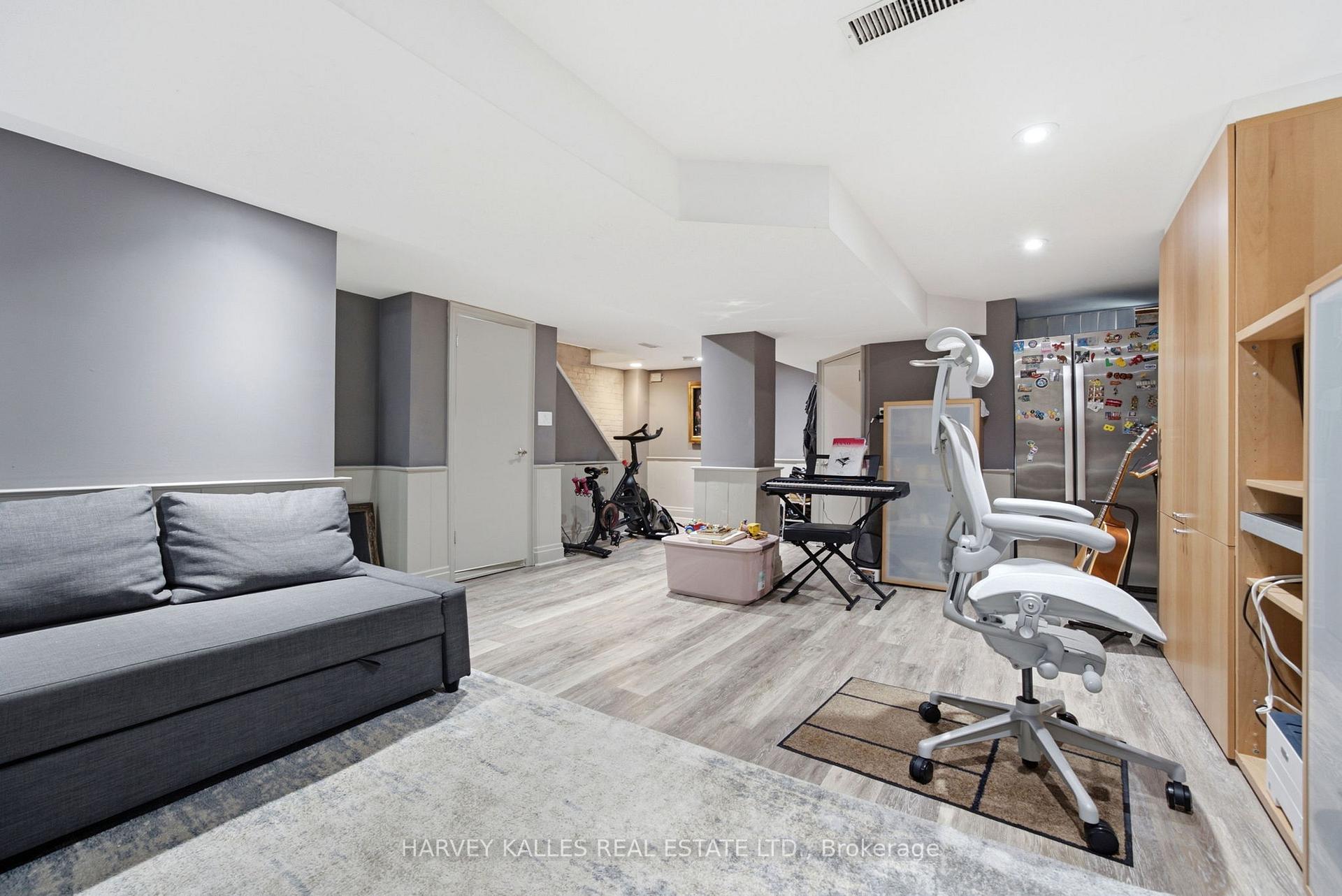67 Falcon Street, Toronto