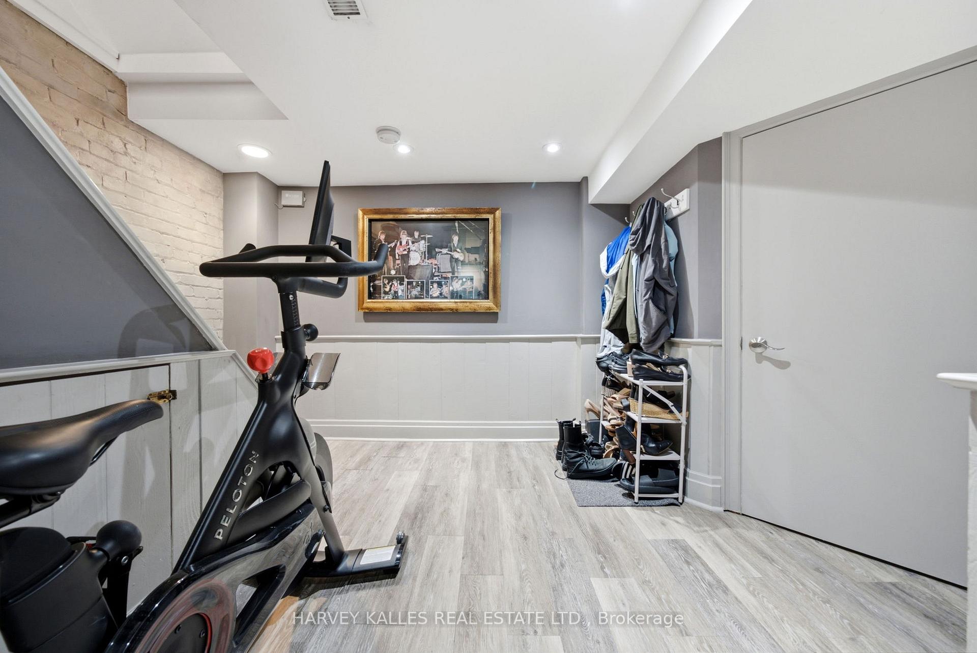 67 Falcon Street, Toronto