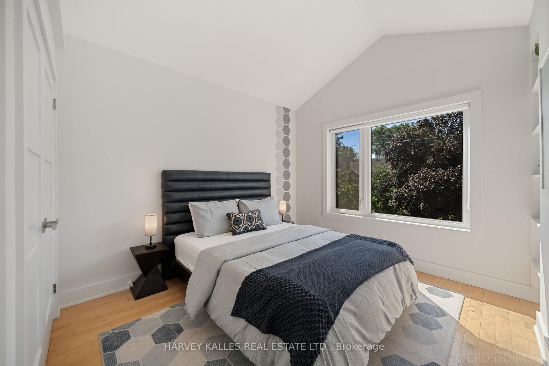 434 Bedford Park Avenue, Toronto