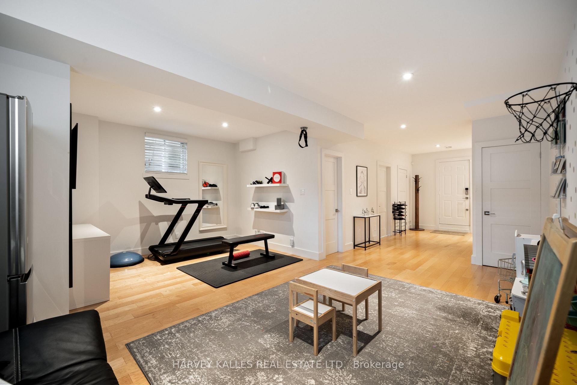 434 Bedford Park Avenue, Toronto