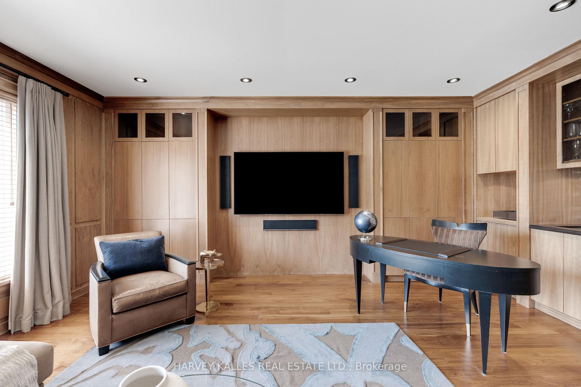 516 Douglas Avenue, Toronto