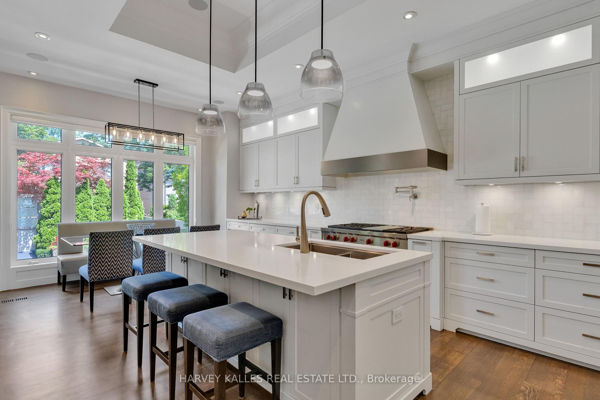 516 Douglas Avenue, Toronto