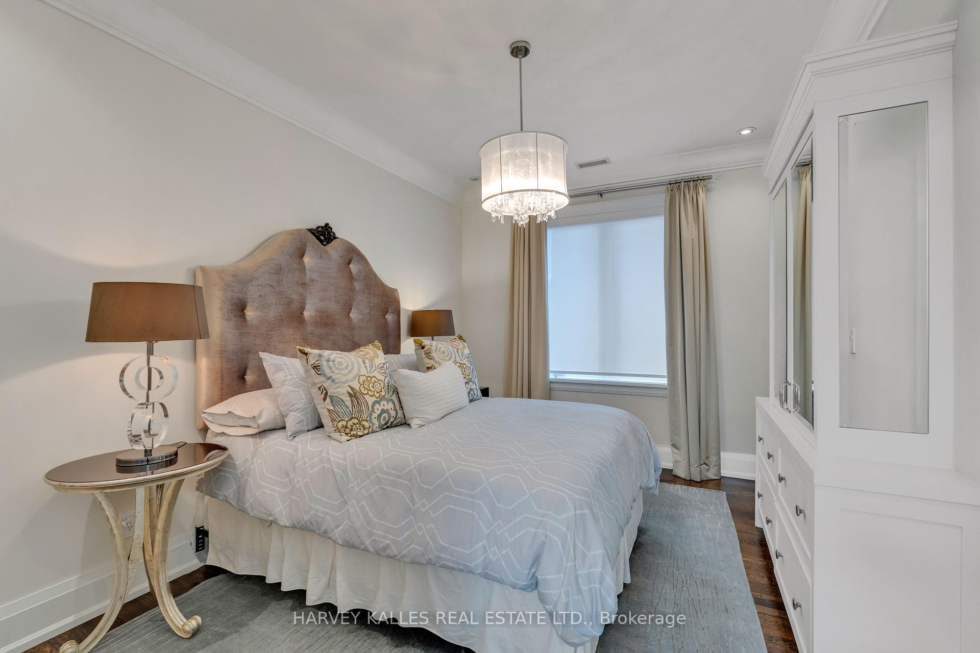 516 Douglas Avenue, Toronto