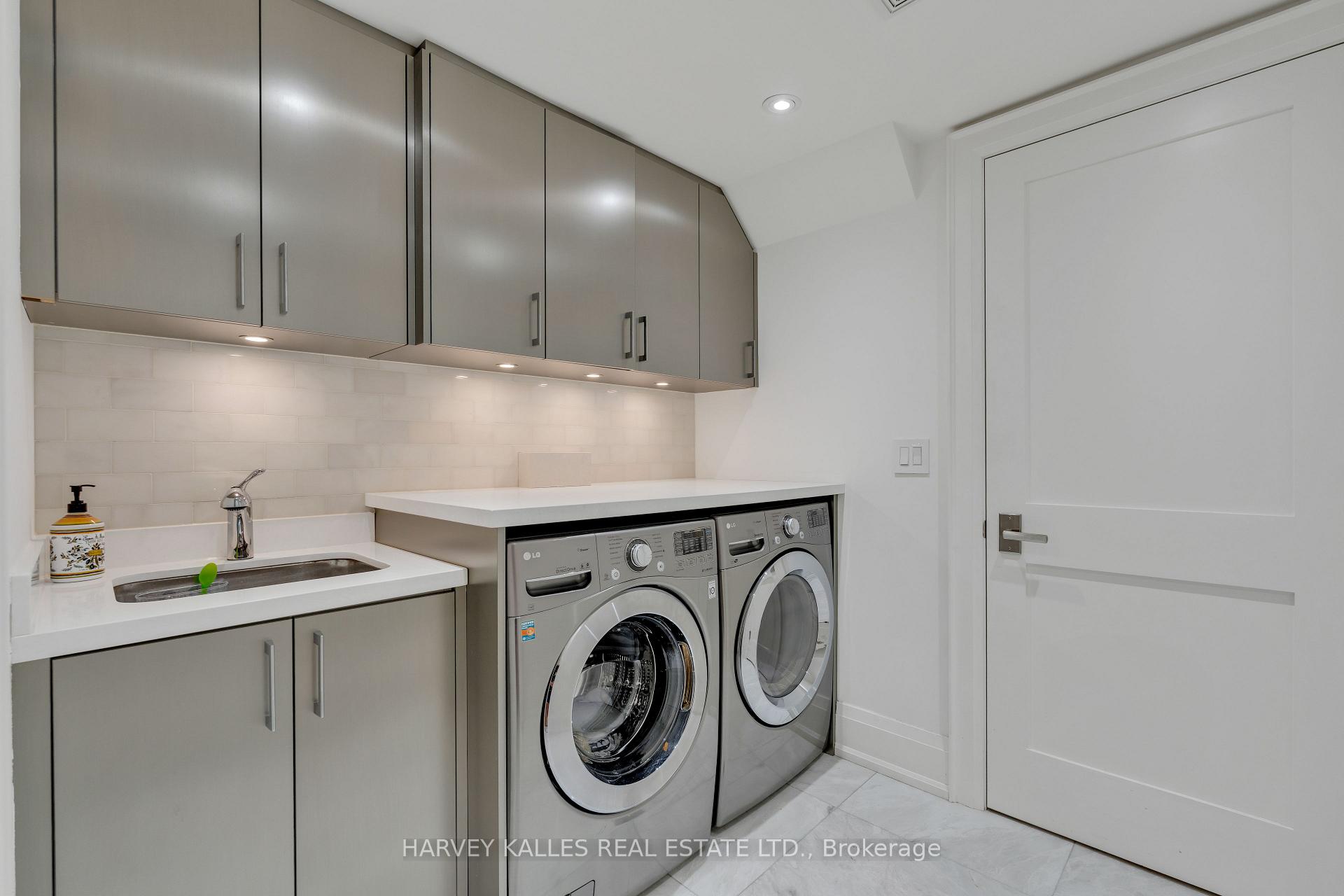 516 Douglas Avenue, Toronto