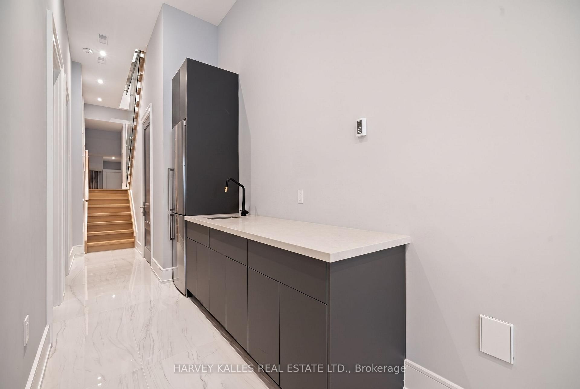84 Florence Avenue, Toronto