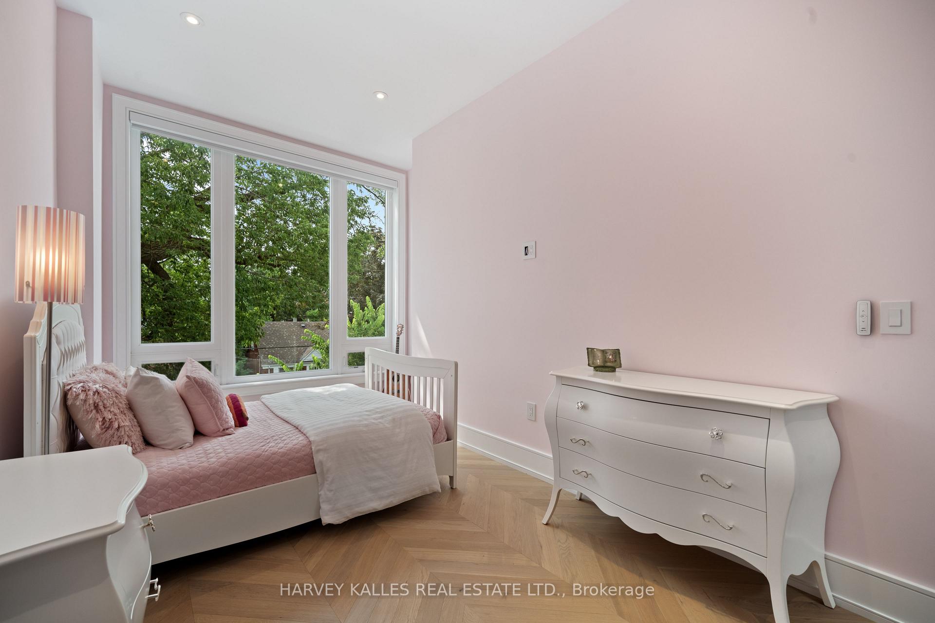 84 Florence Avenue, Toronto
