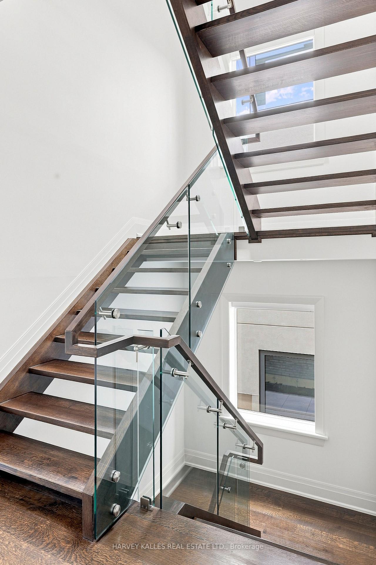 291 Brooke Avenue, Toronto