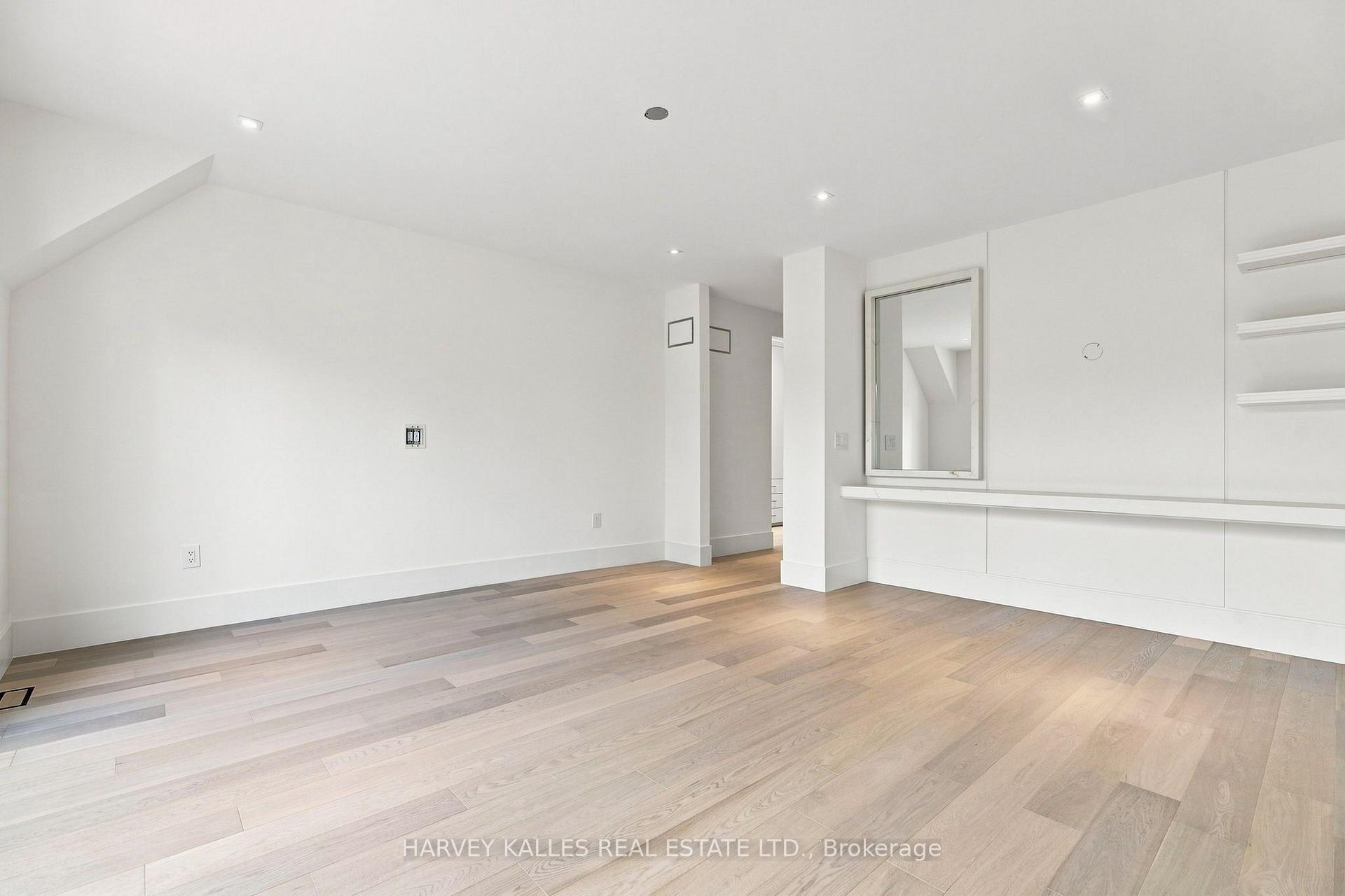 106 Heath Street W, Toronto