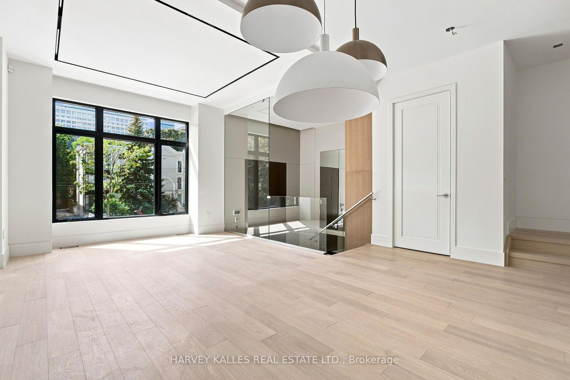 106 Heath Street W, Toronto