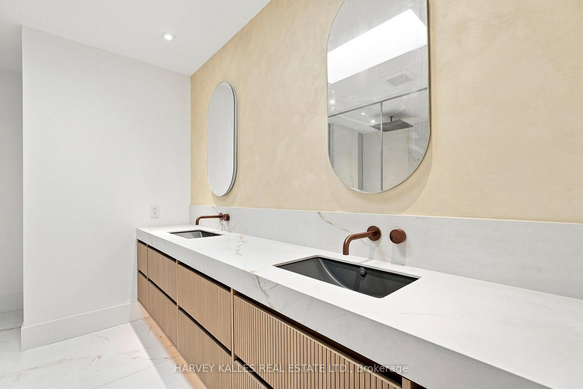 106 Heath Street W, Toronto