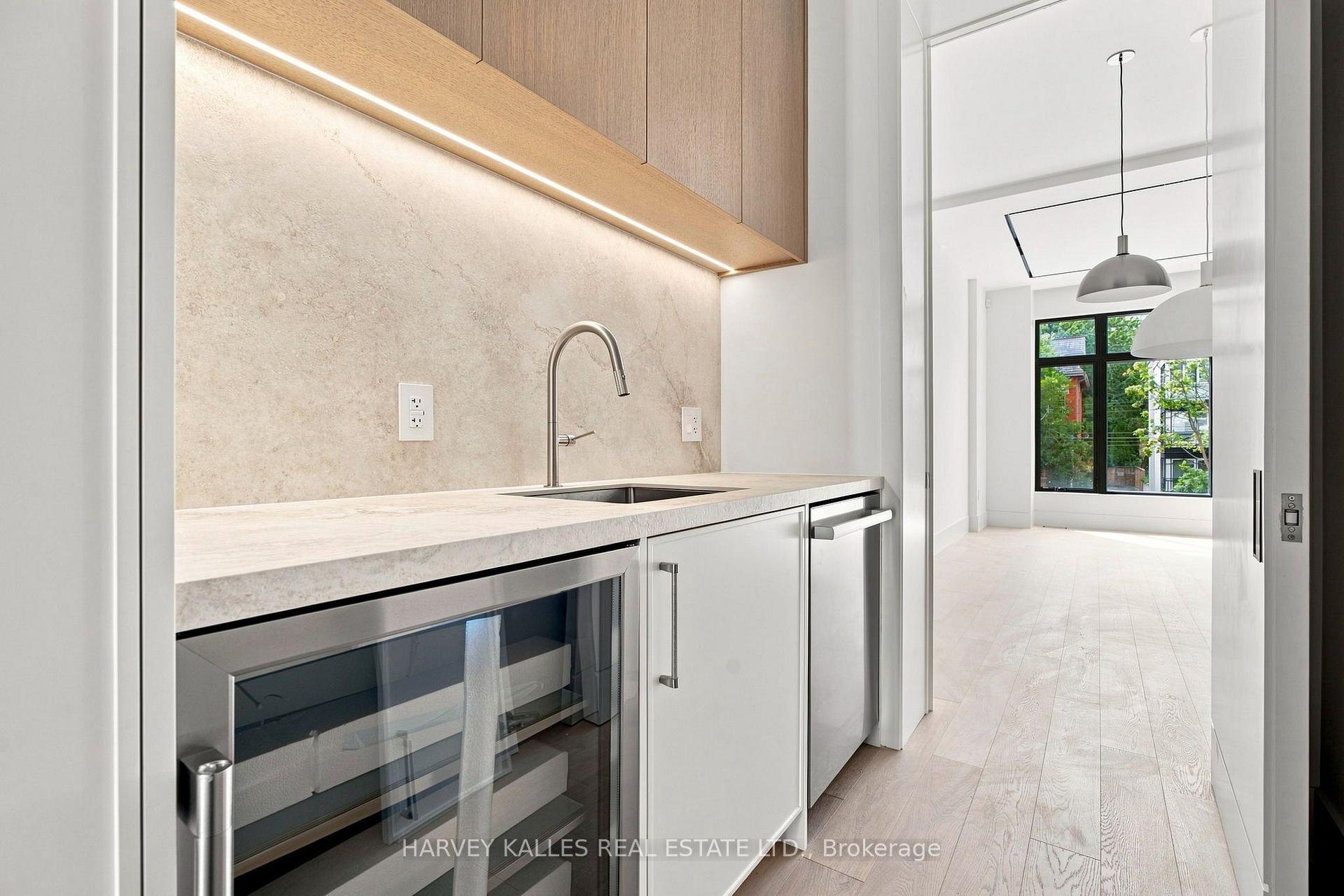 106 Heath Street W, Toronto