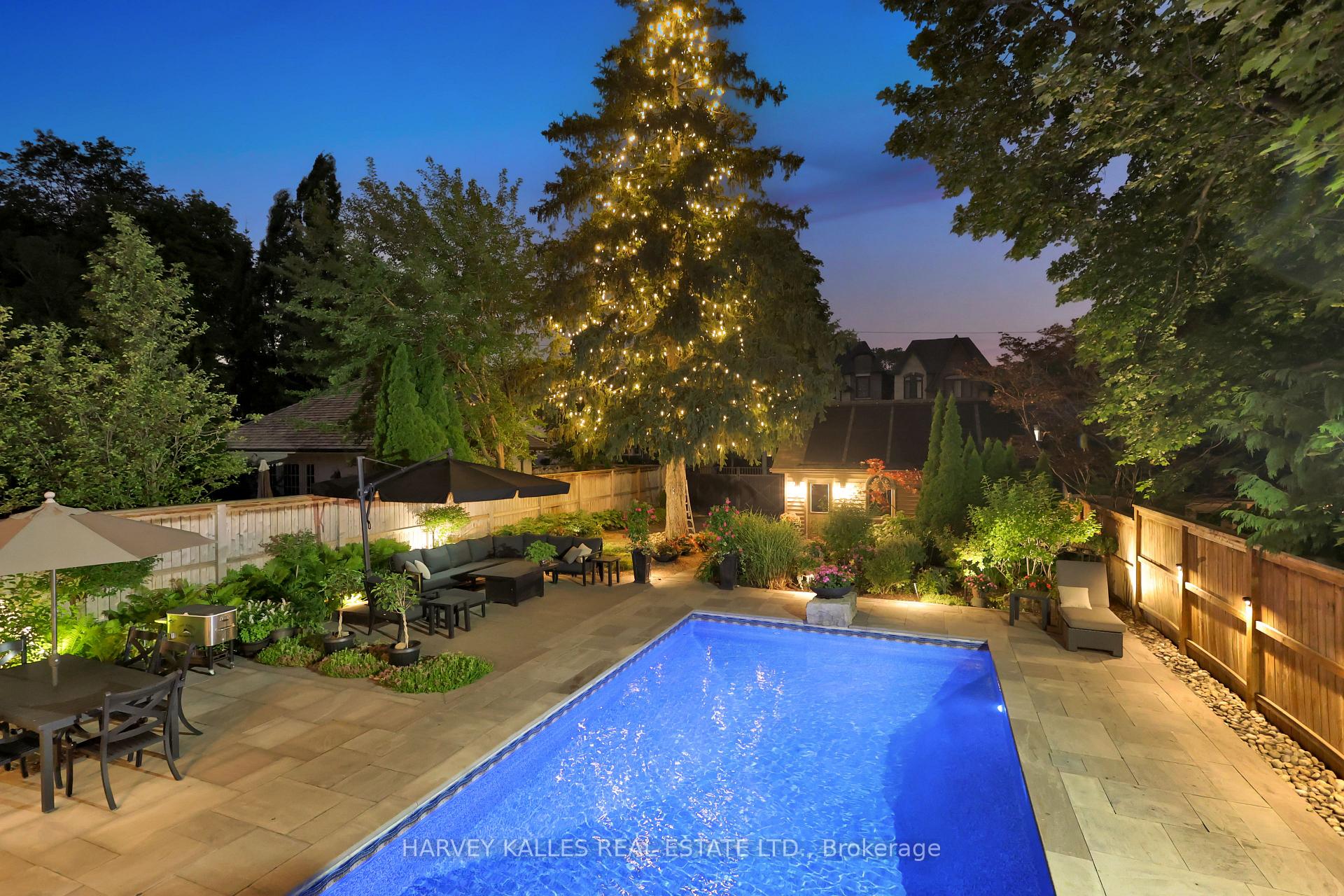 72 Teddington Park Avenue, Toronto