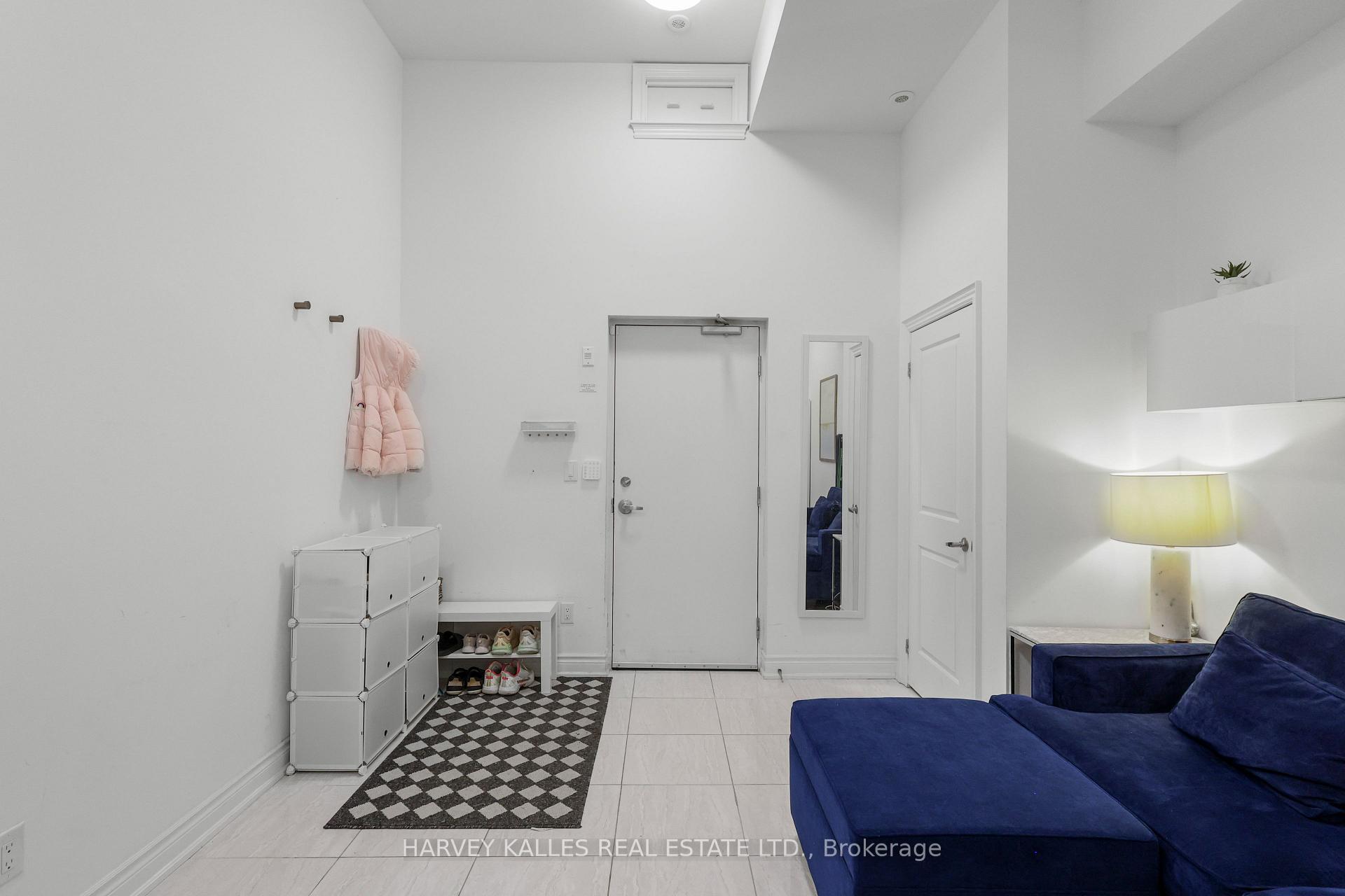 70 Hargrave Lane 7, Toronto Unit: 7