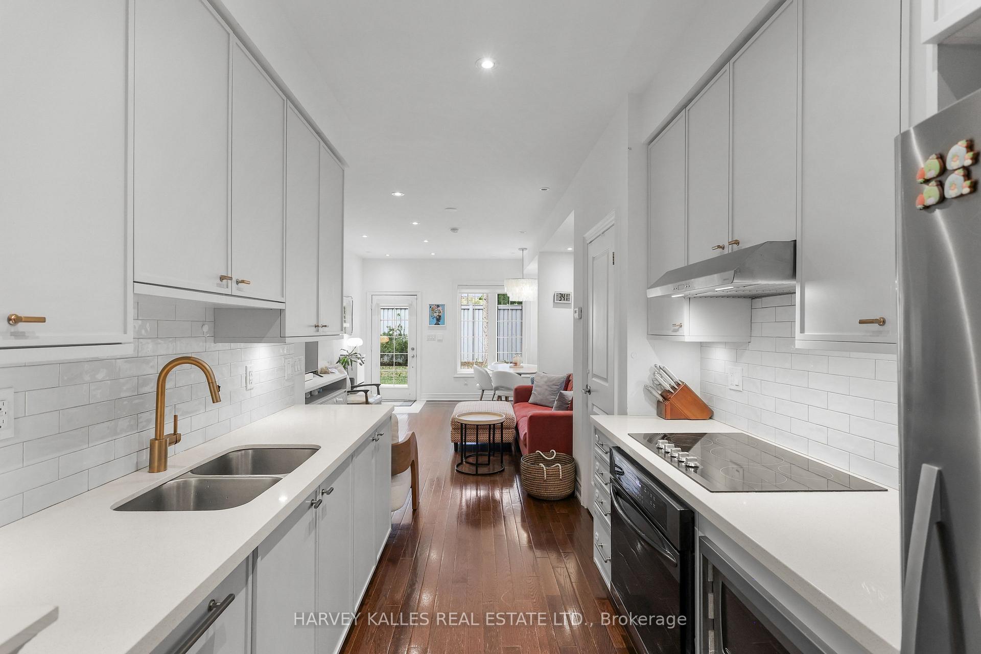 70 Hargrave Lane 7, Toronto Unit: 7
