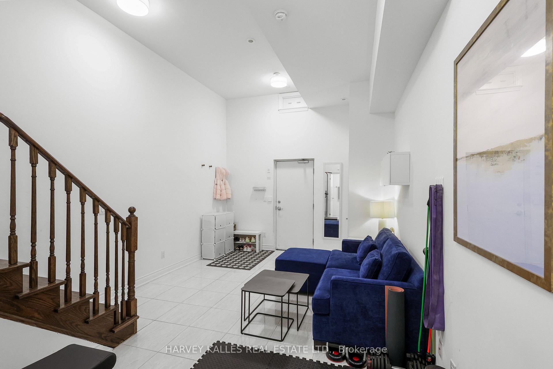 70 Hargrave Lane 7, Toronto Unit: 7