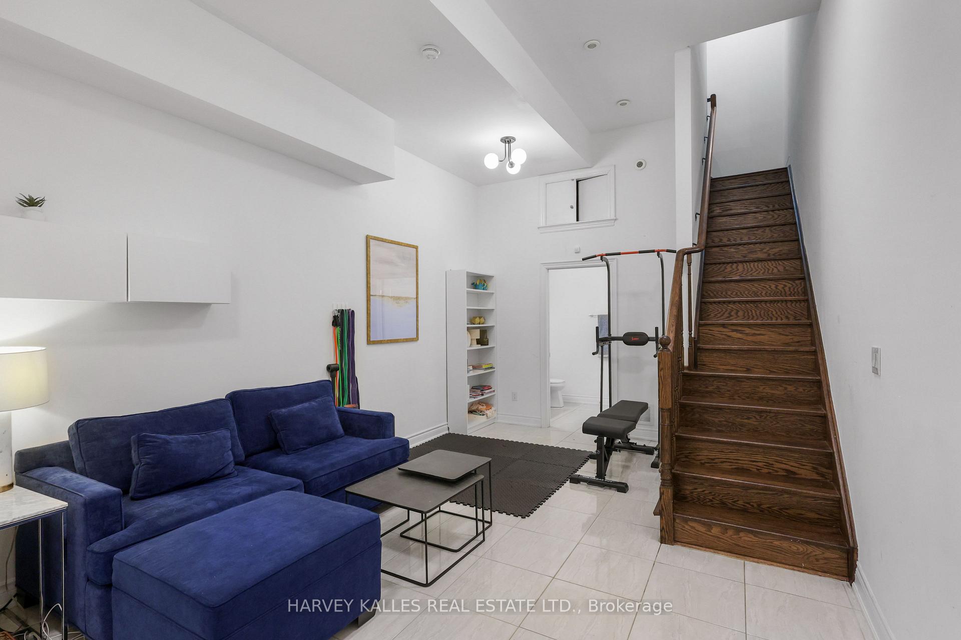 70 Hargrave Lane 7, Toronto Unit: 7