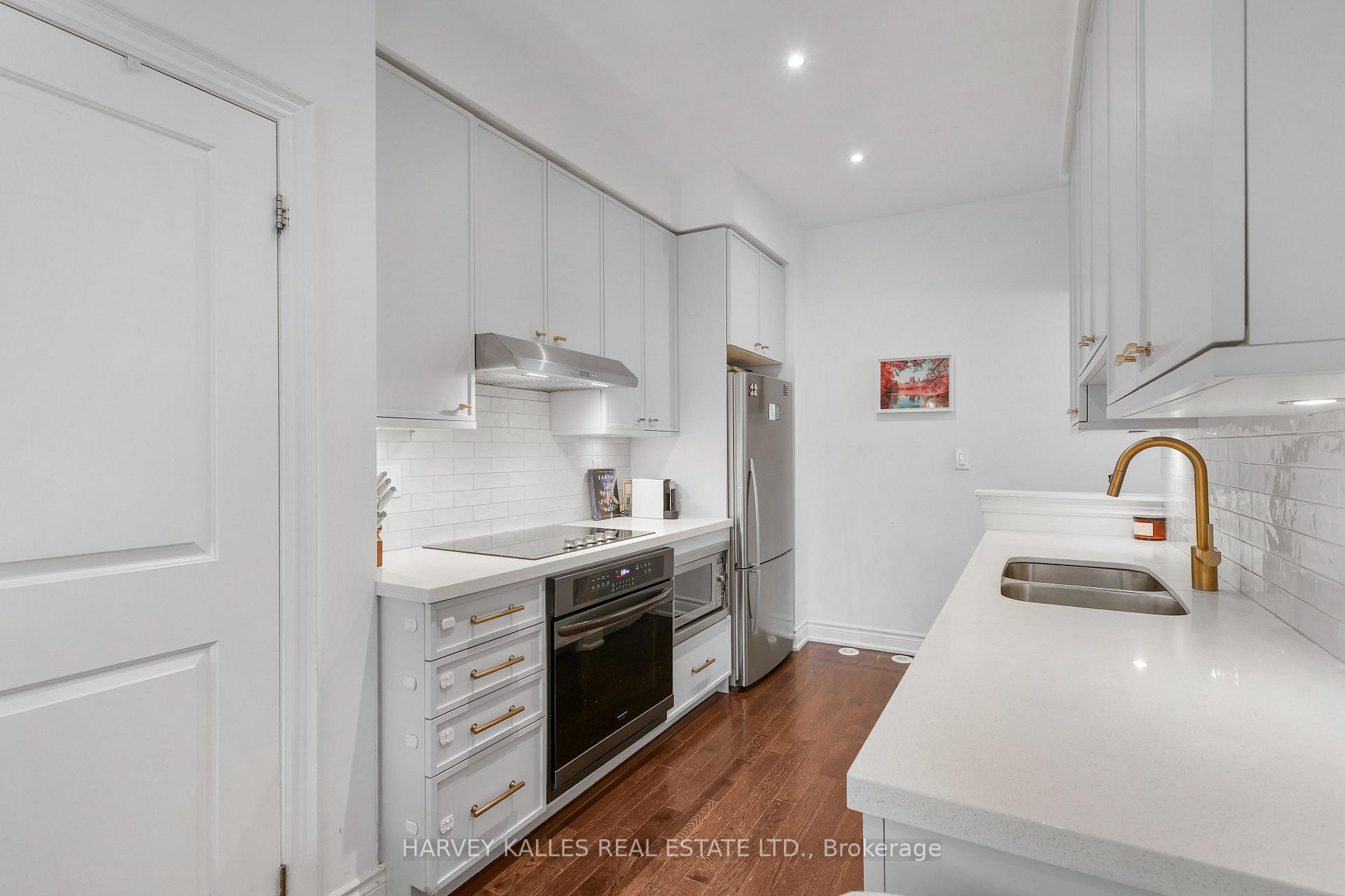 70 Hargrave Lane 7, Toronto Unit: 7