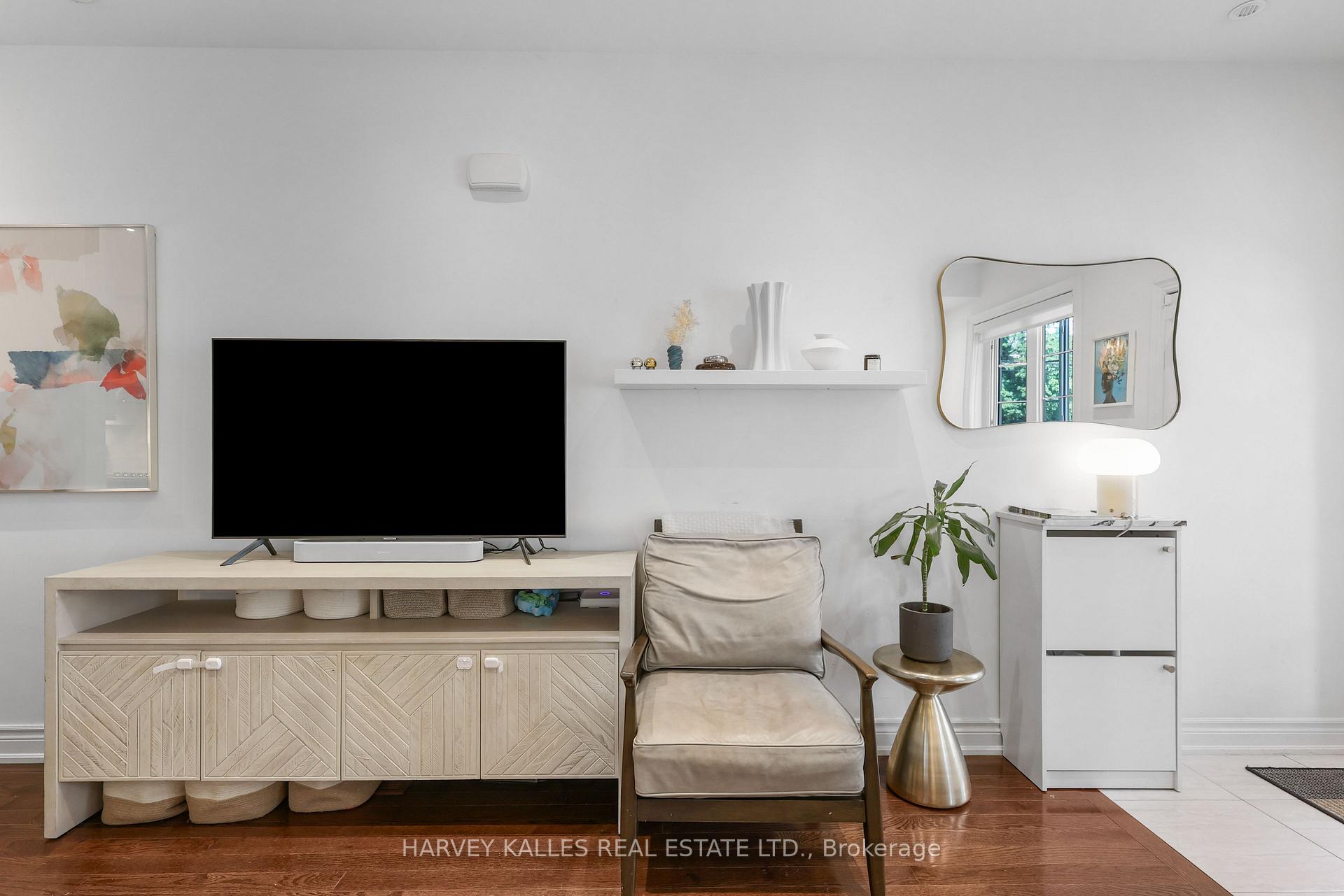 70 Hargrave Lane 7, Toronto Unit: 7