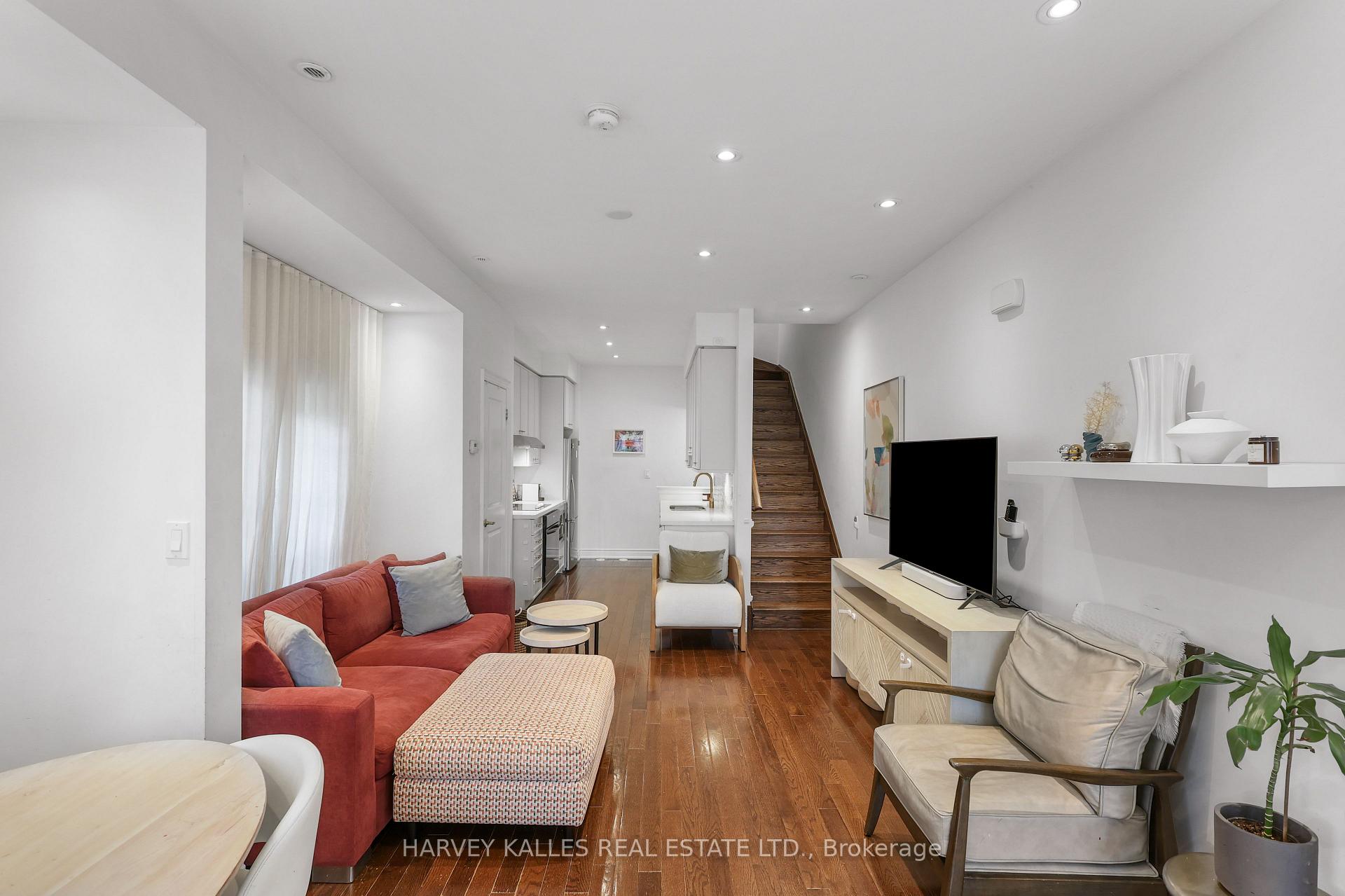 70 Hargrave Lane 7, Toronto Unit: 7