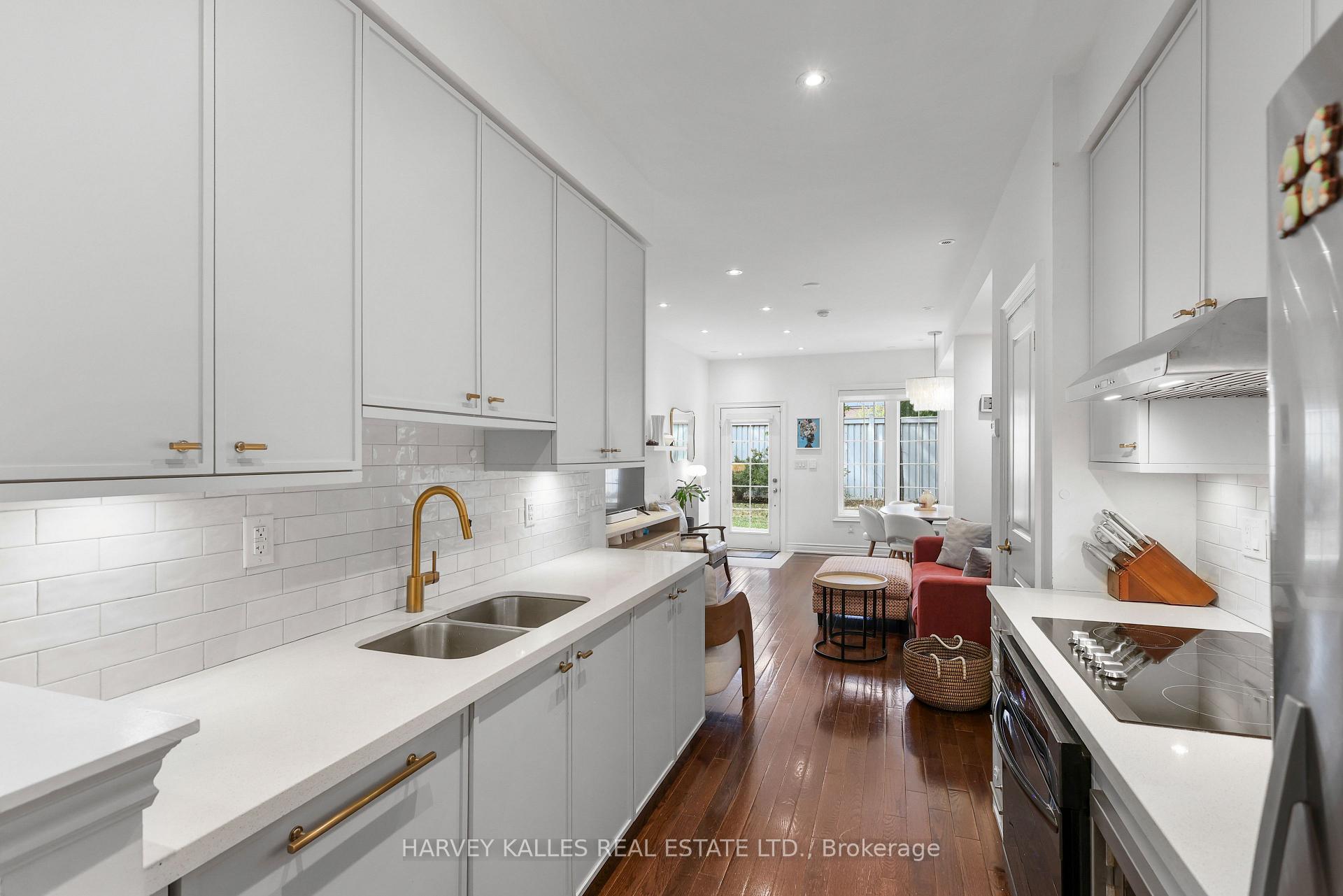 70 Hargrave Lane 7, Toronto Unit: 7