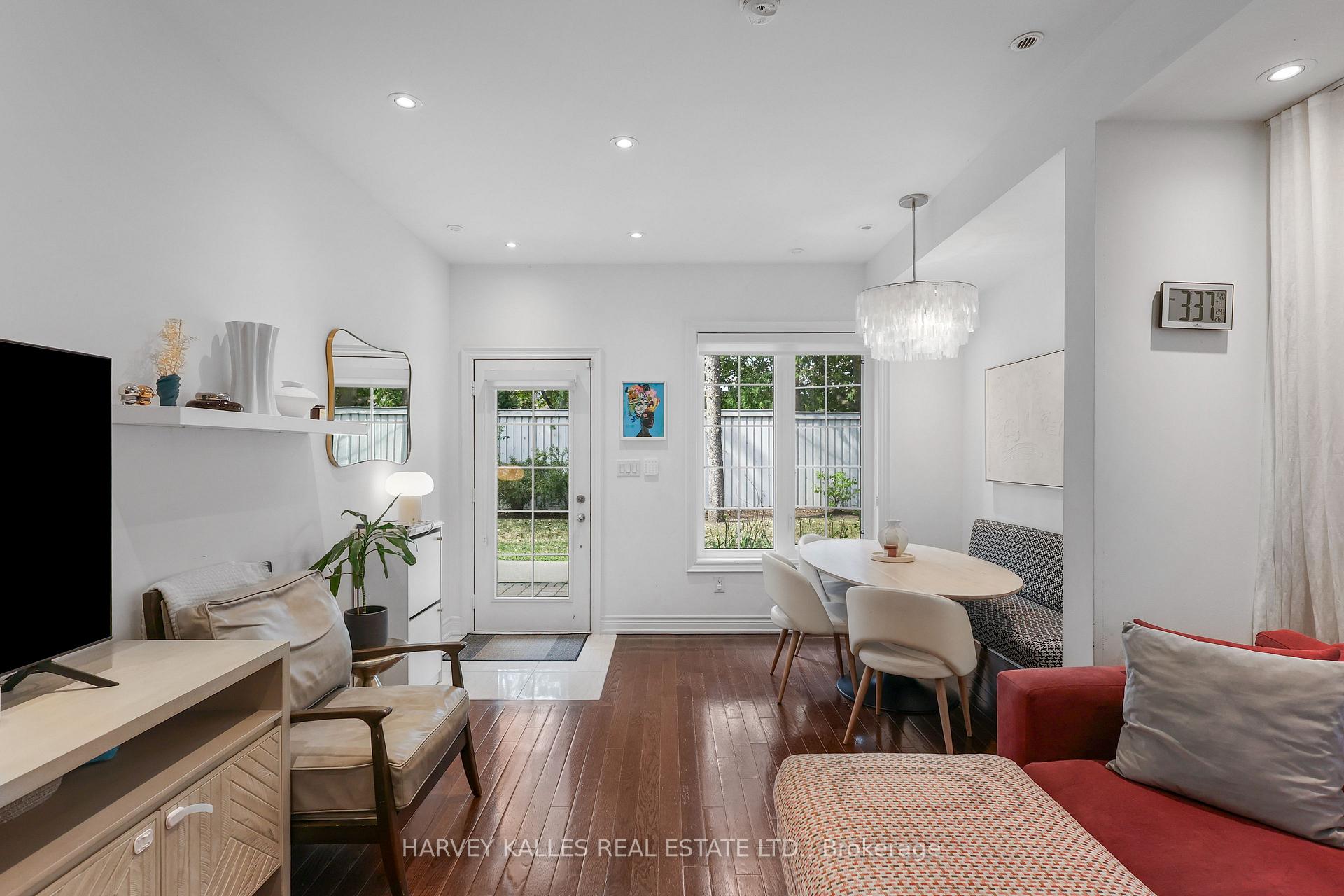 70 Hargrave Lane 7, Toronto Unit: 7