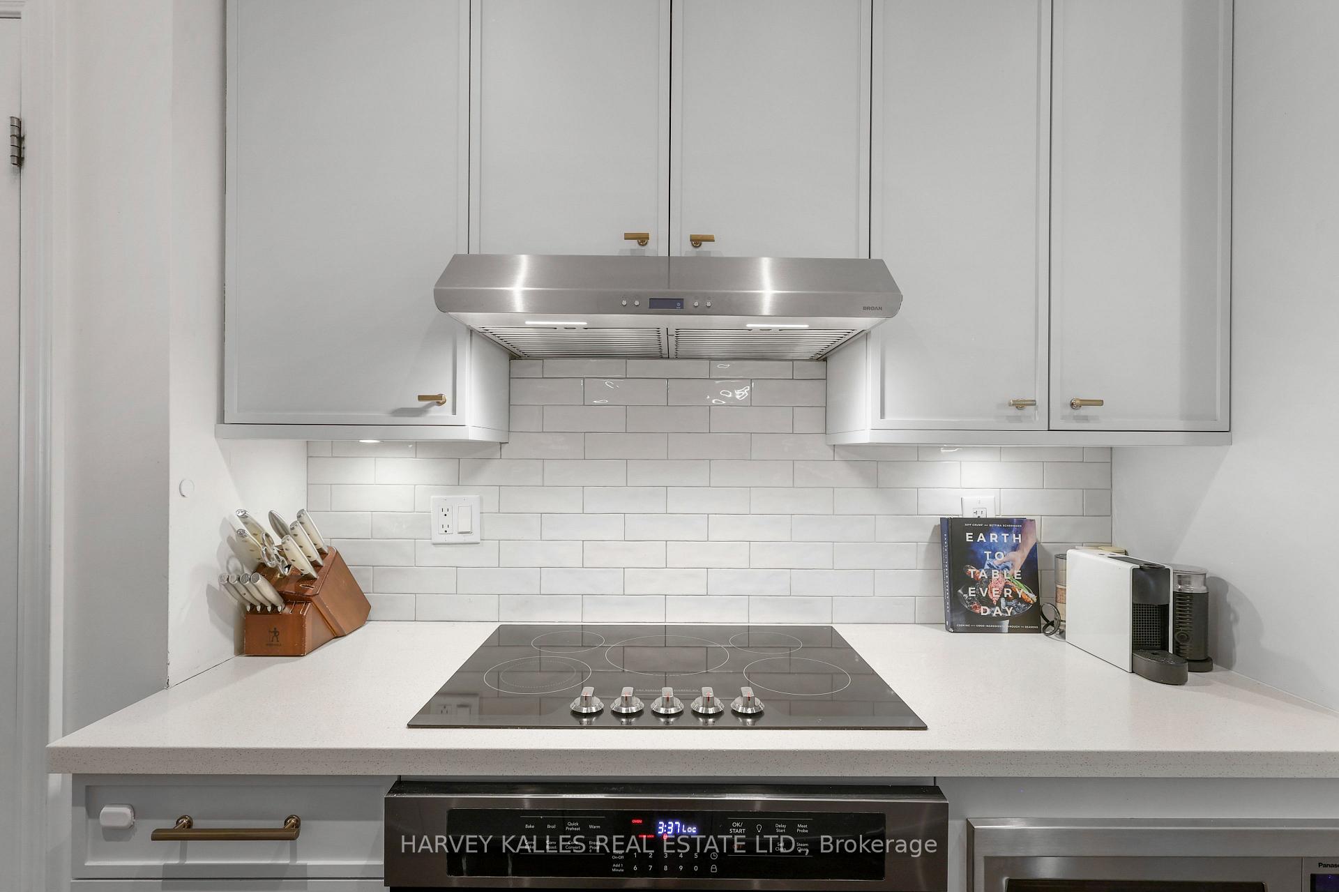 70 Hargrave Lane 7, Toronto Unit: 7